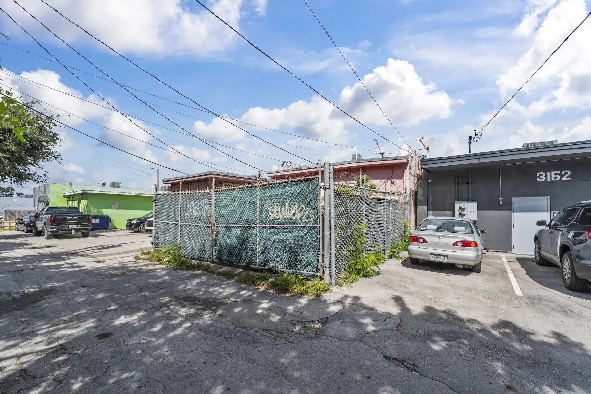 3152 NW 7TH Street