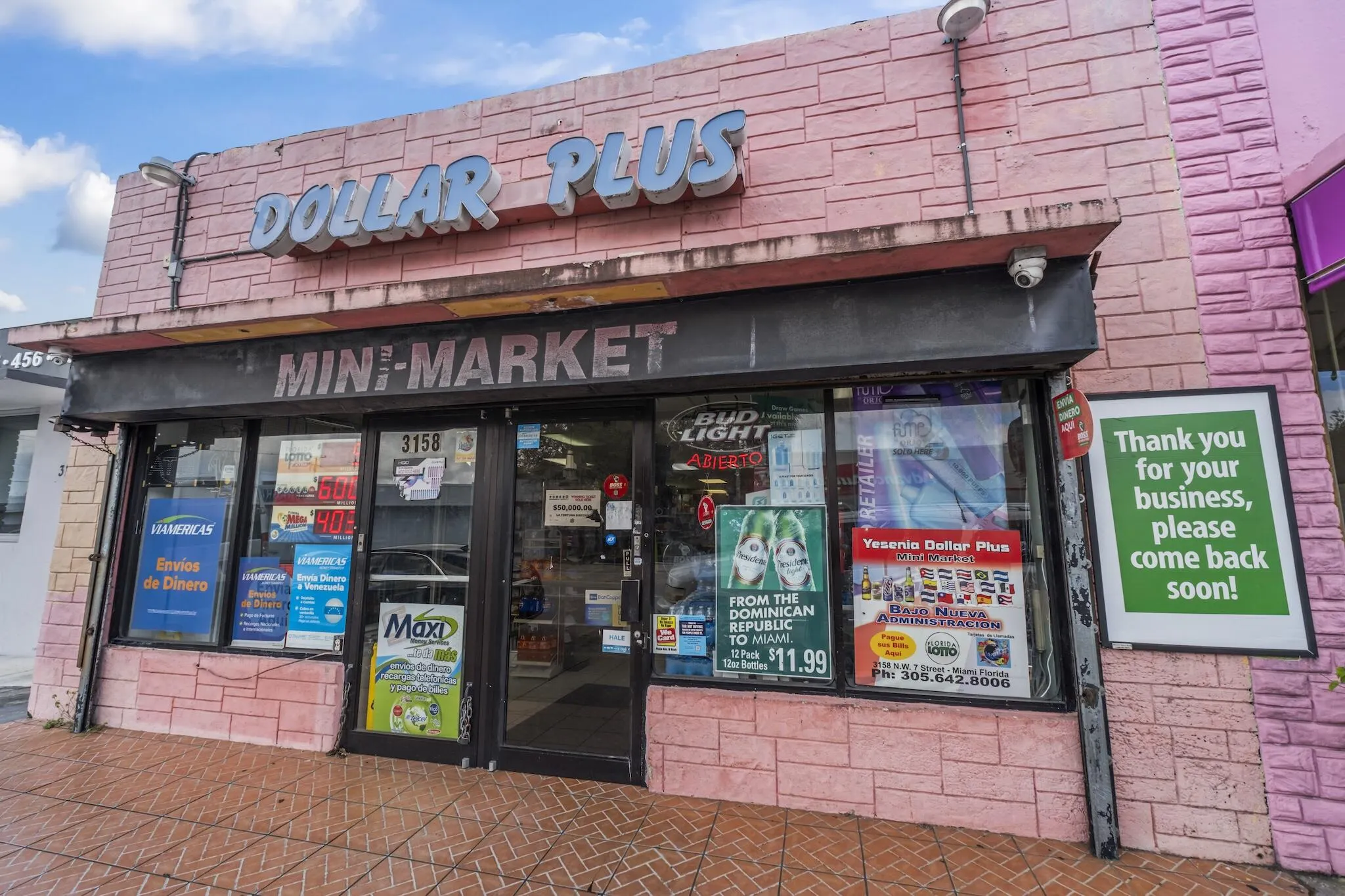 3152 NW 7TH Street