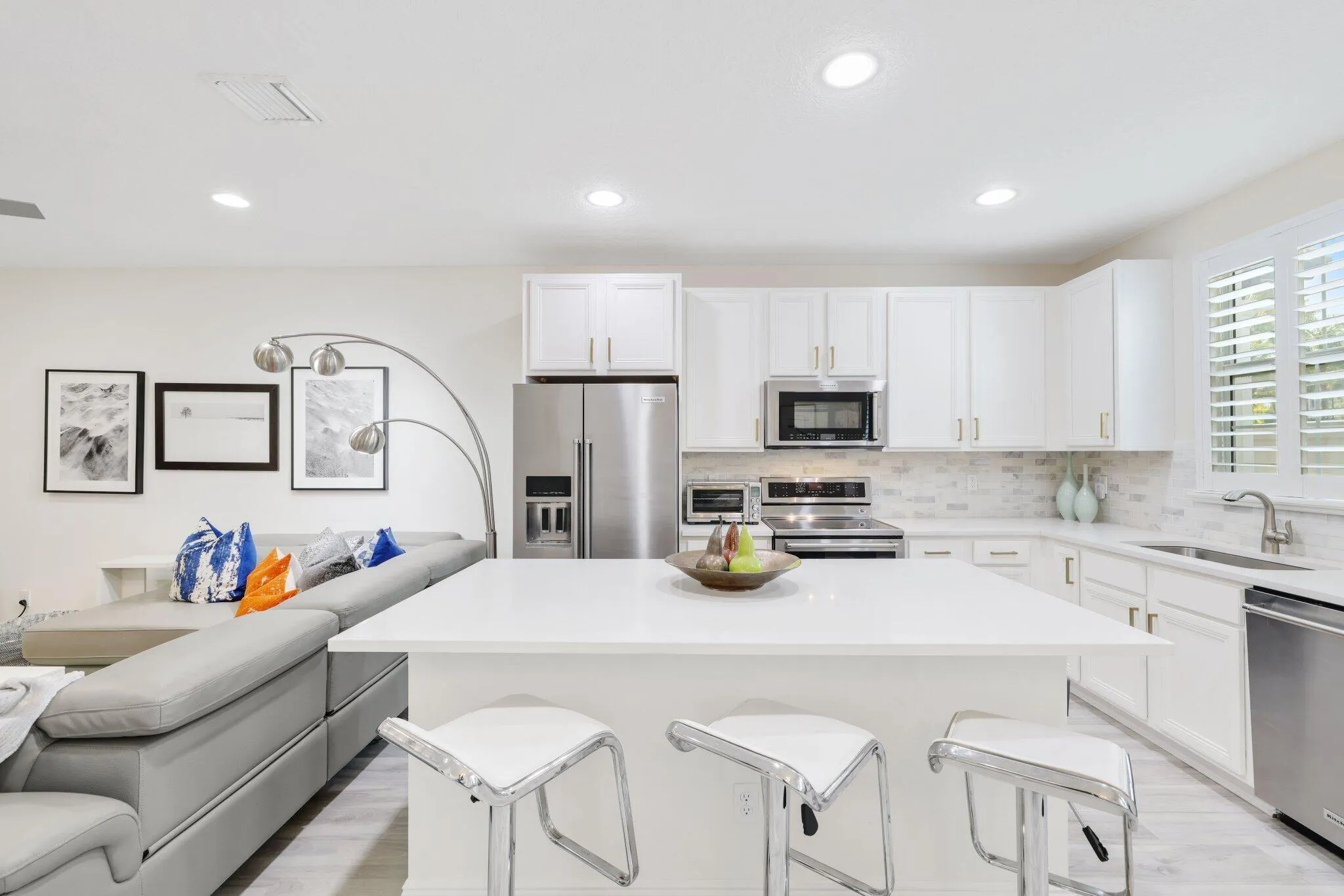 3112 Waterside Circle