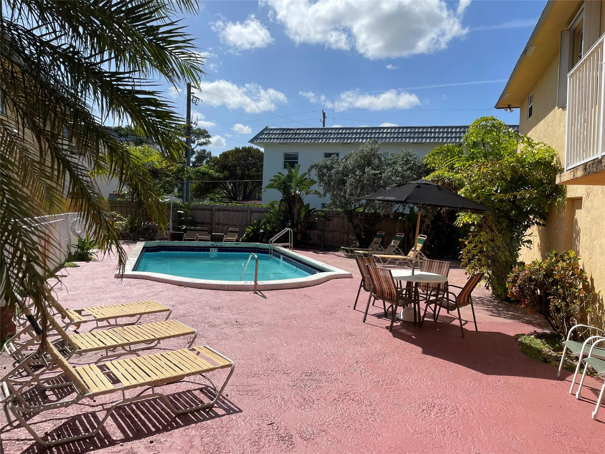 4071 N DIXIE Highway #20