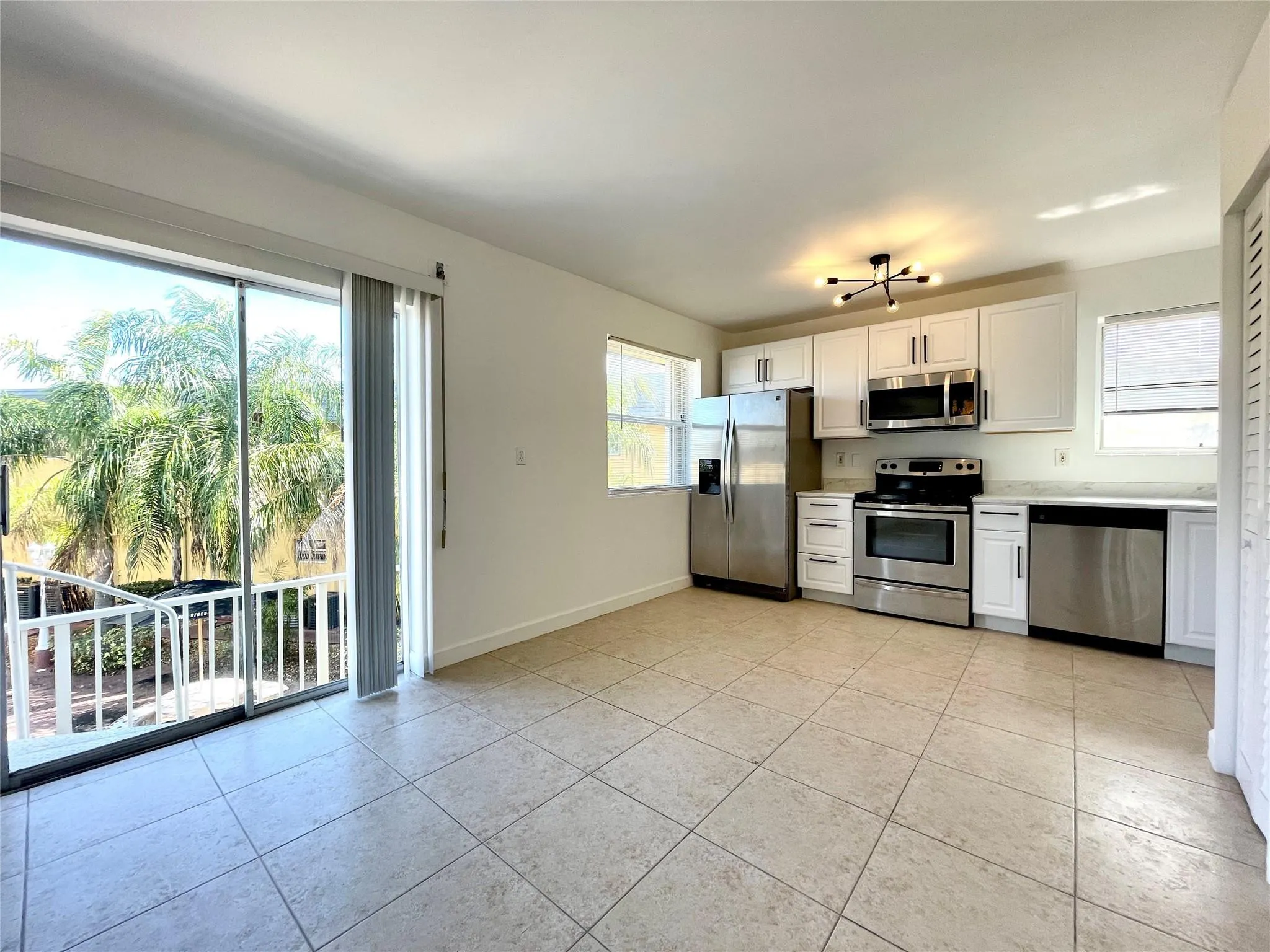4071 N DIXIE Highway #20