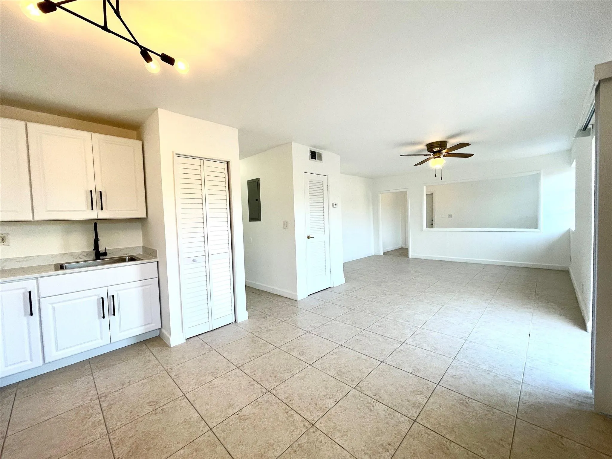 4071 N DIXIE Highway #20