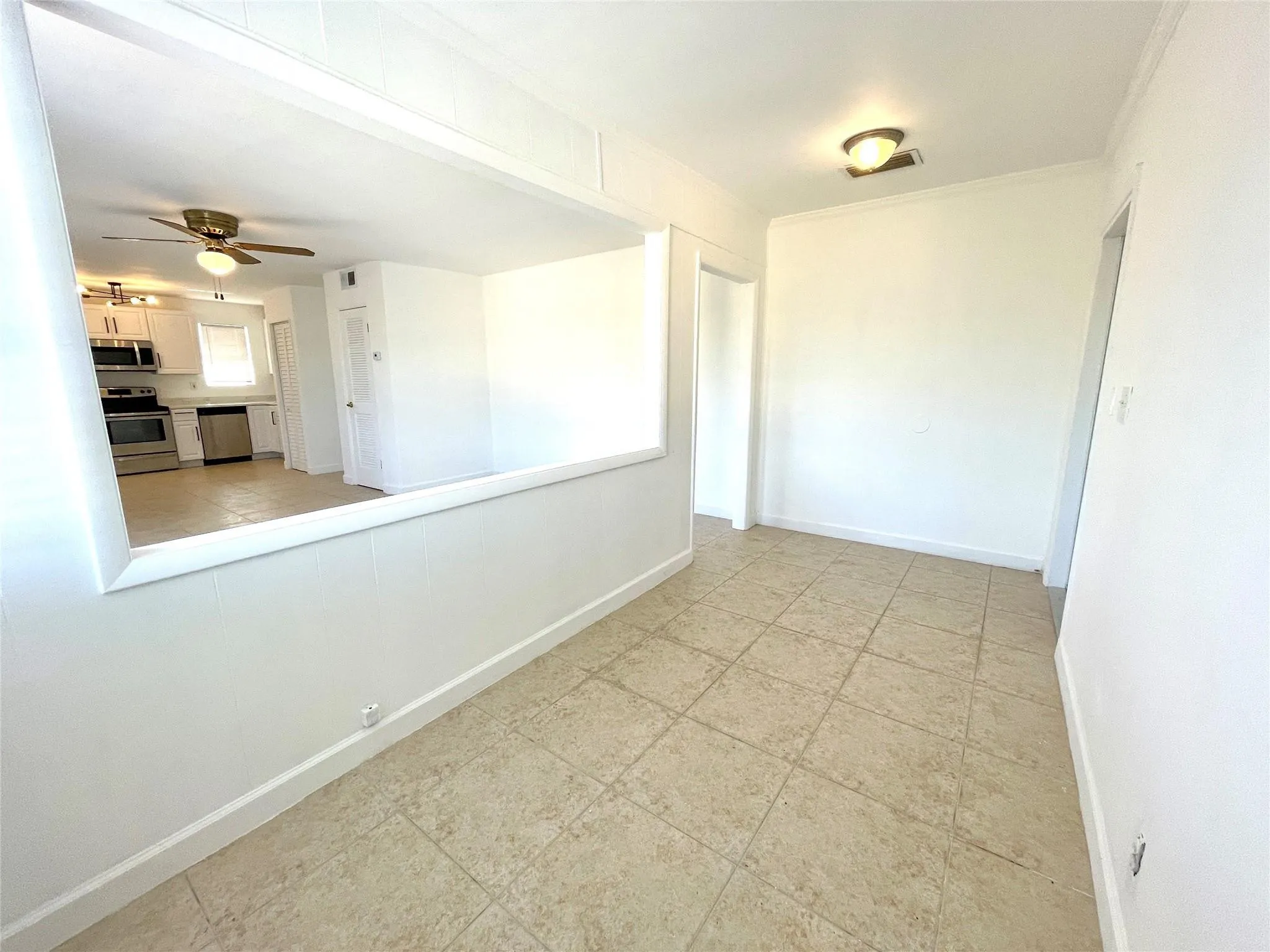 4071 N DIXIE Highway #20