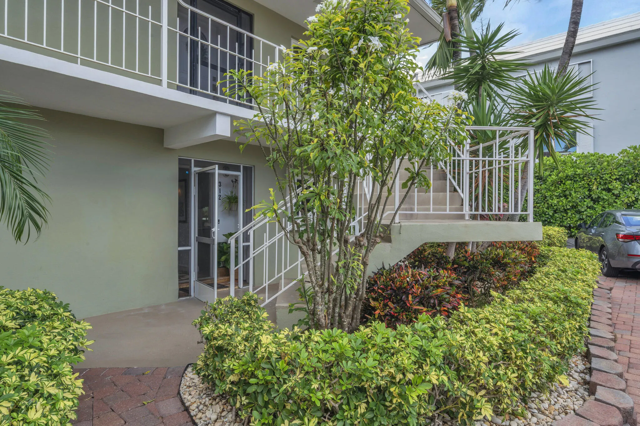 711 NE HARBOUR Terrace #312