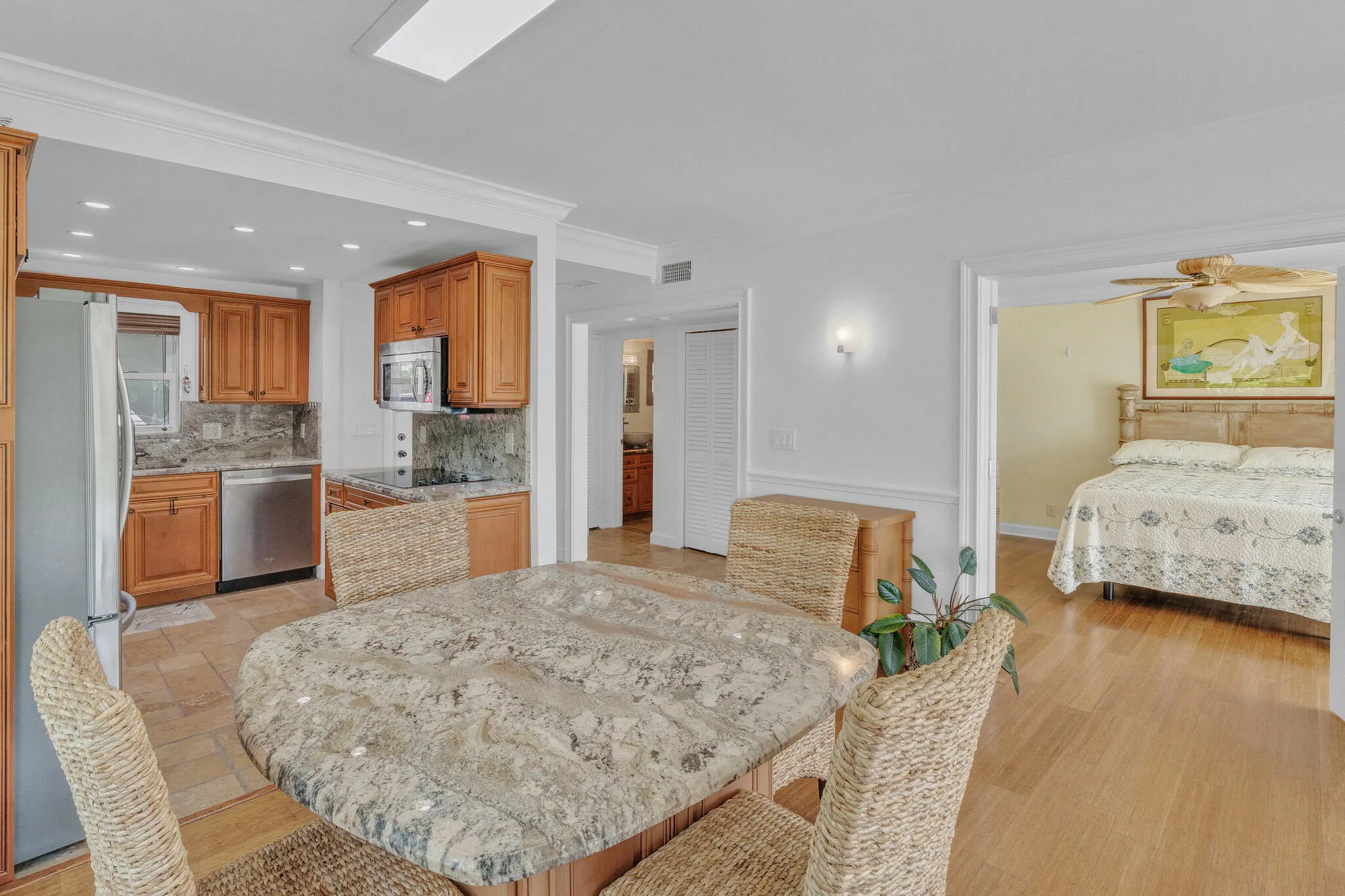 711 NE HARBOUR Terrace #312