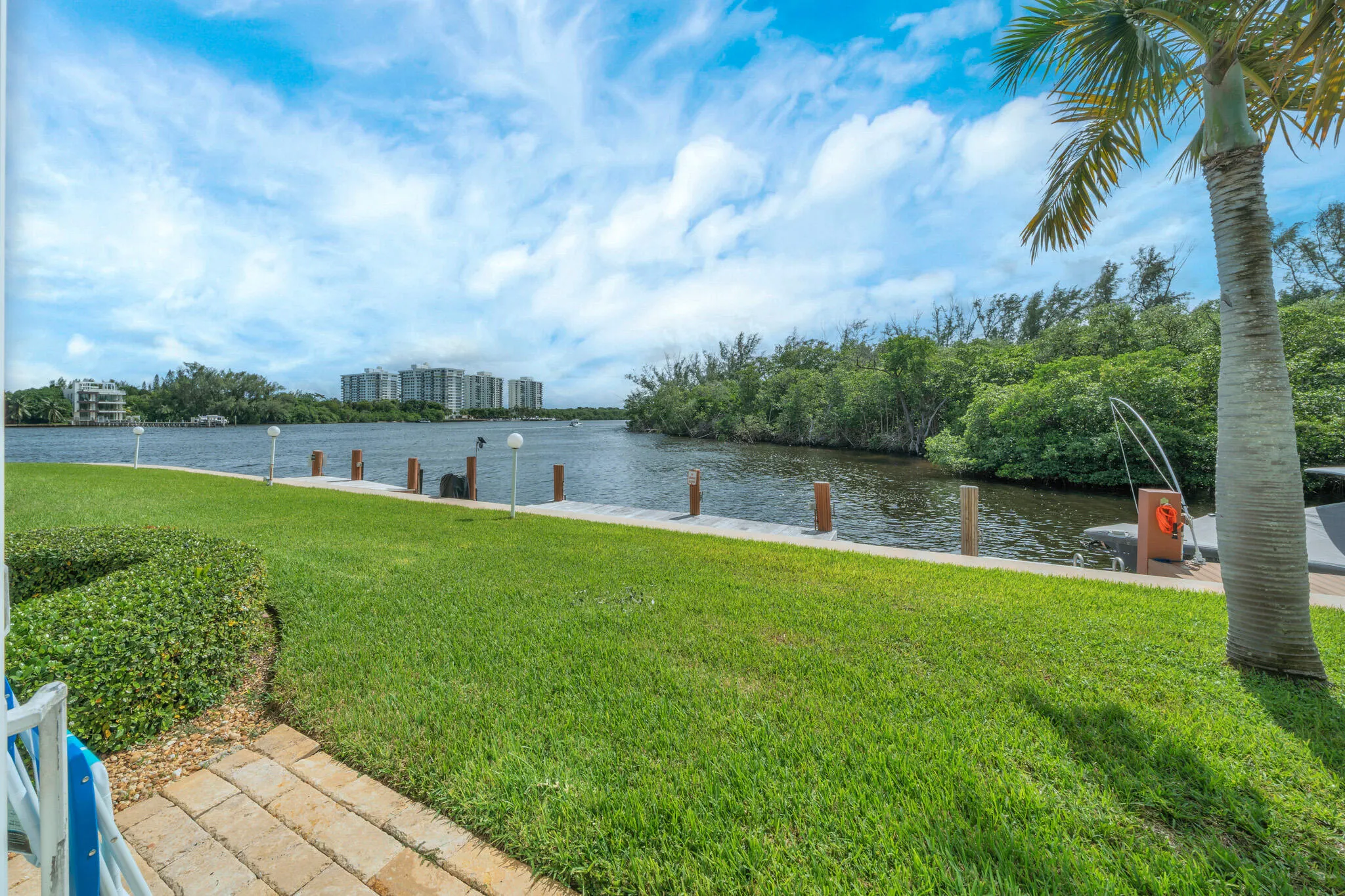 711 NE HARBOUR Terrace #312