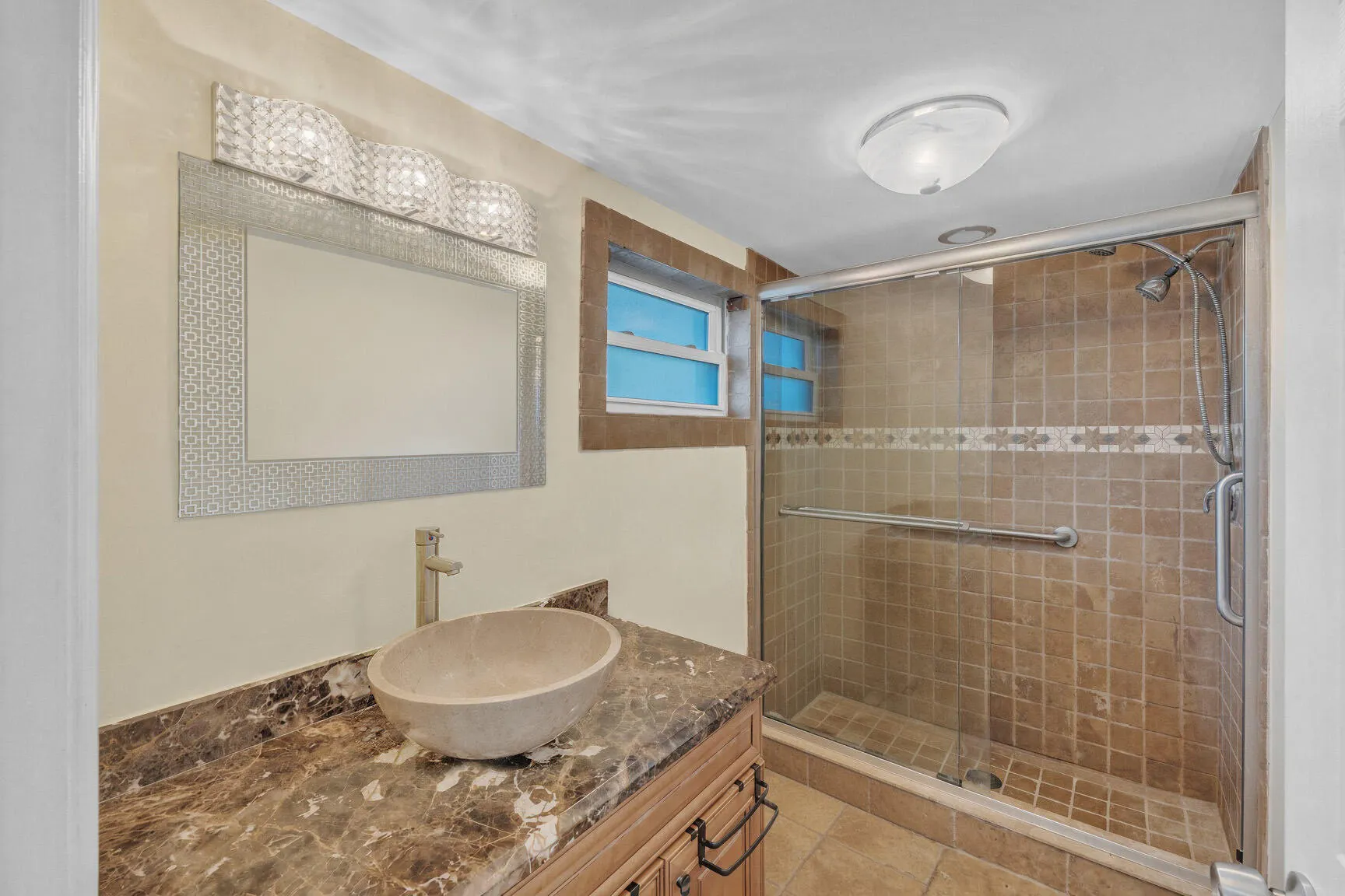 711 NE HARBOUR Terrace #312