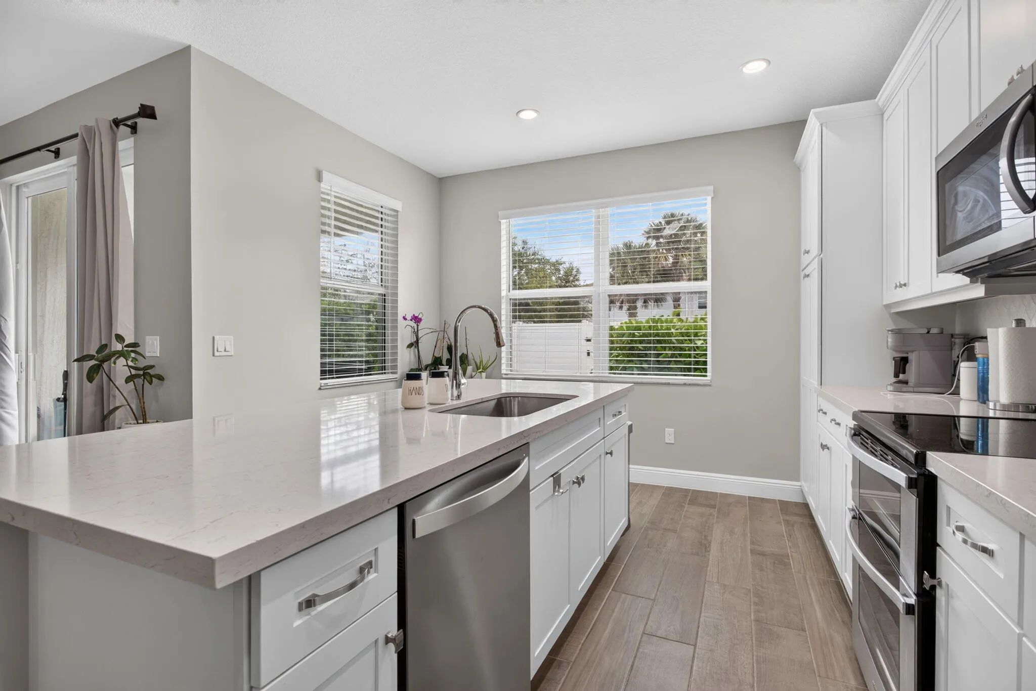 532 SANDERLING Circle