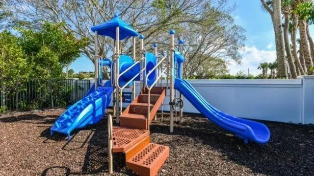 532 SANDERLING Circle