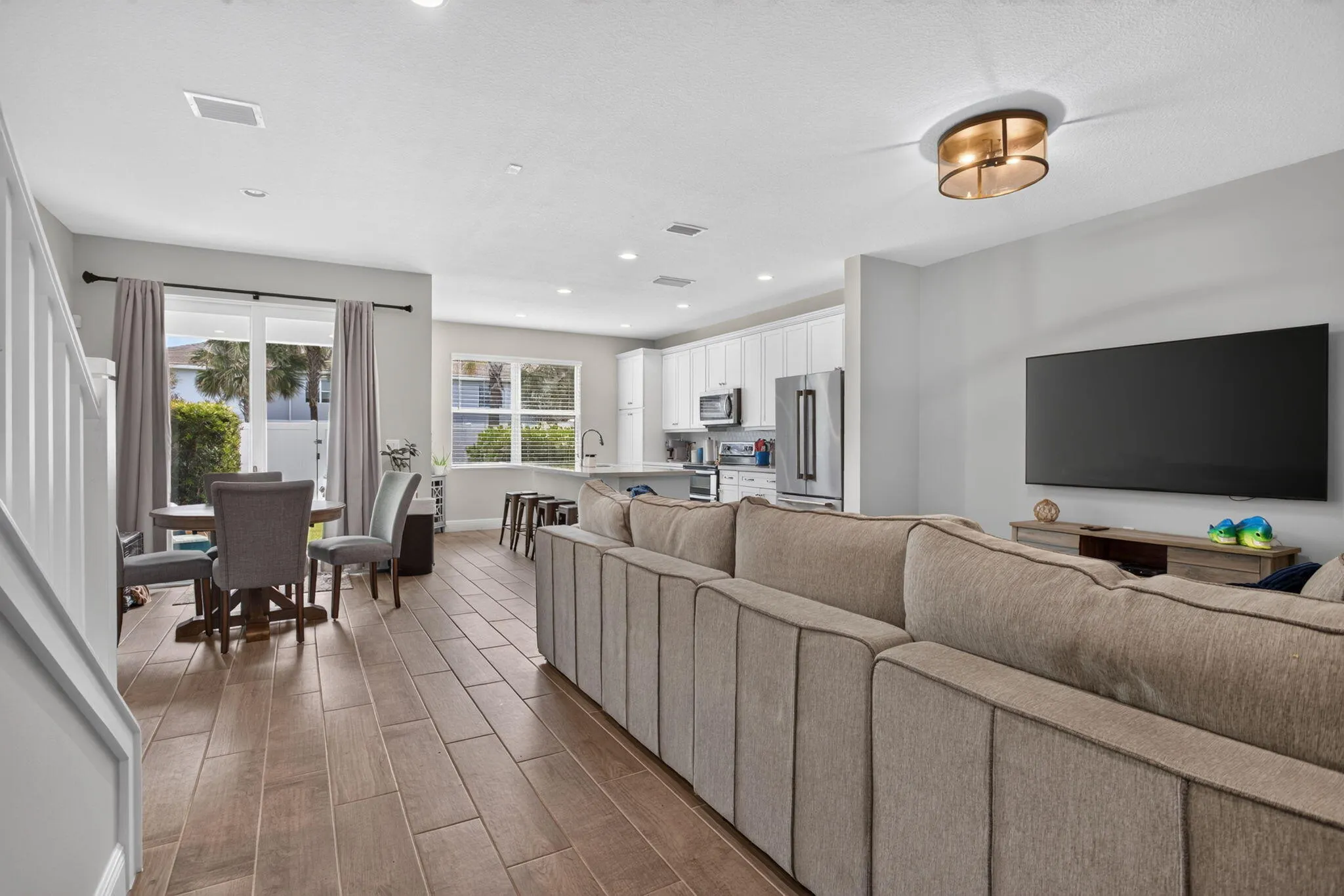 532 SANDERLING Circle