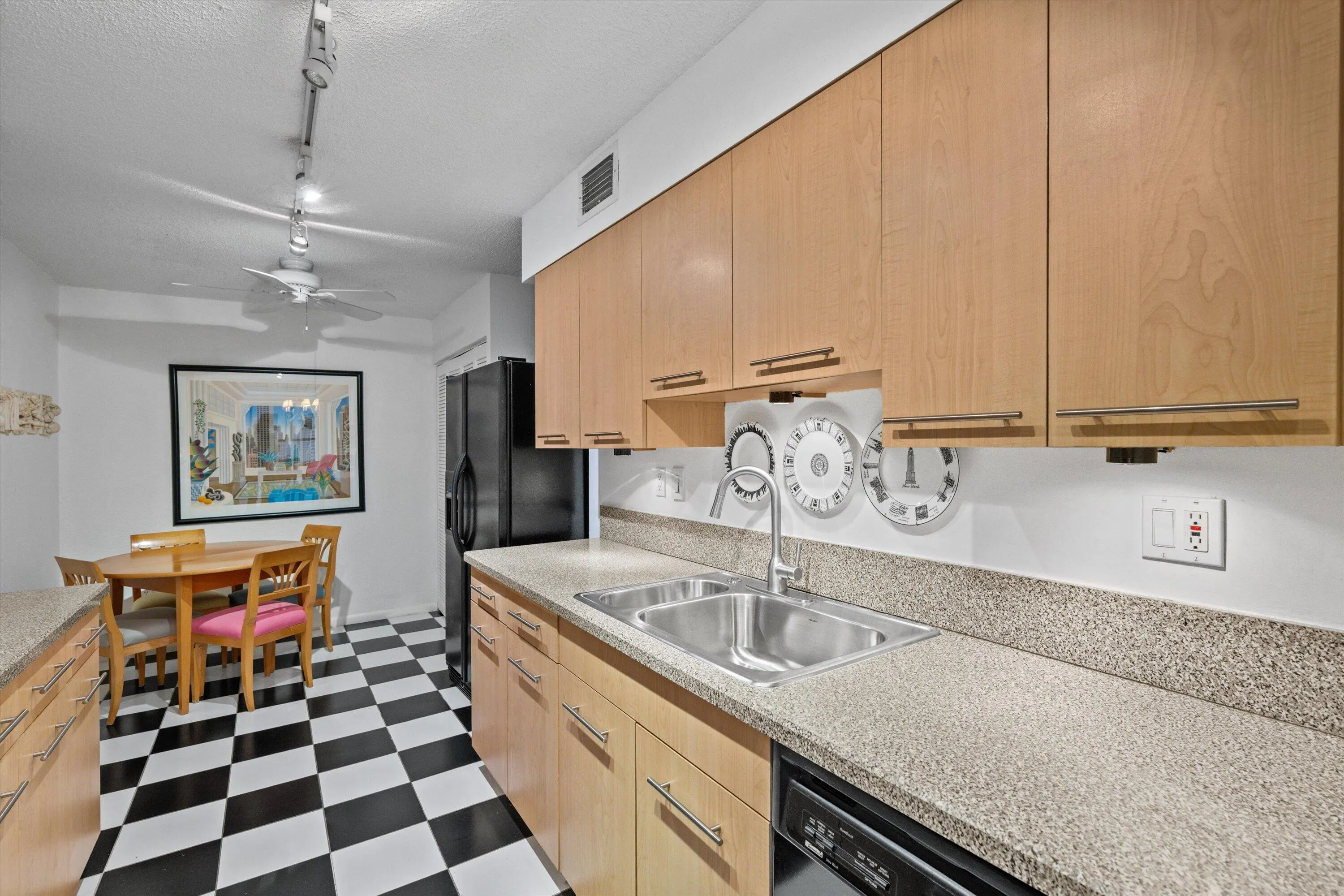 611 SE 7TH Street #PH-5