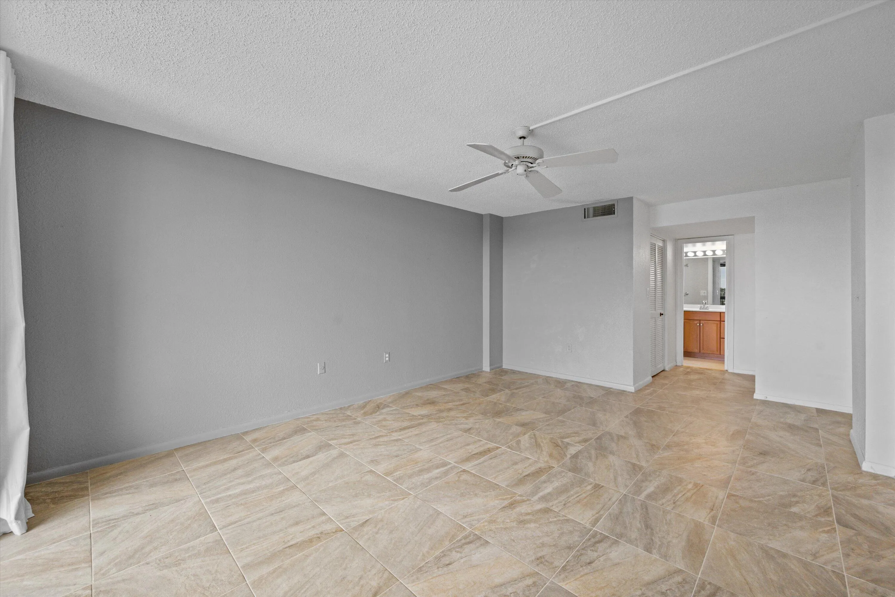 611 SE 7TH Street #PH-5