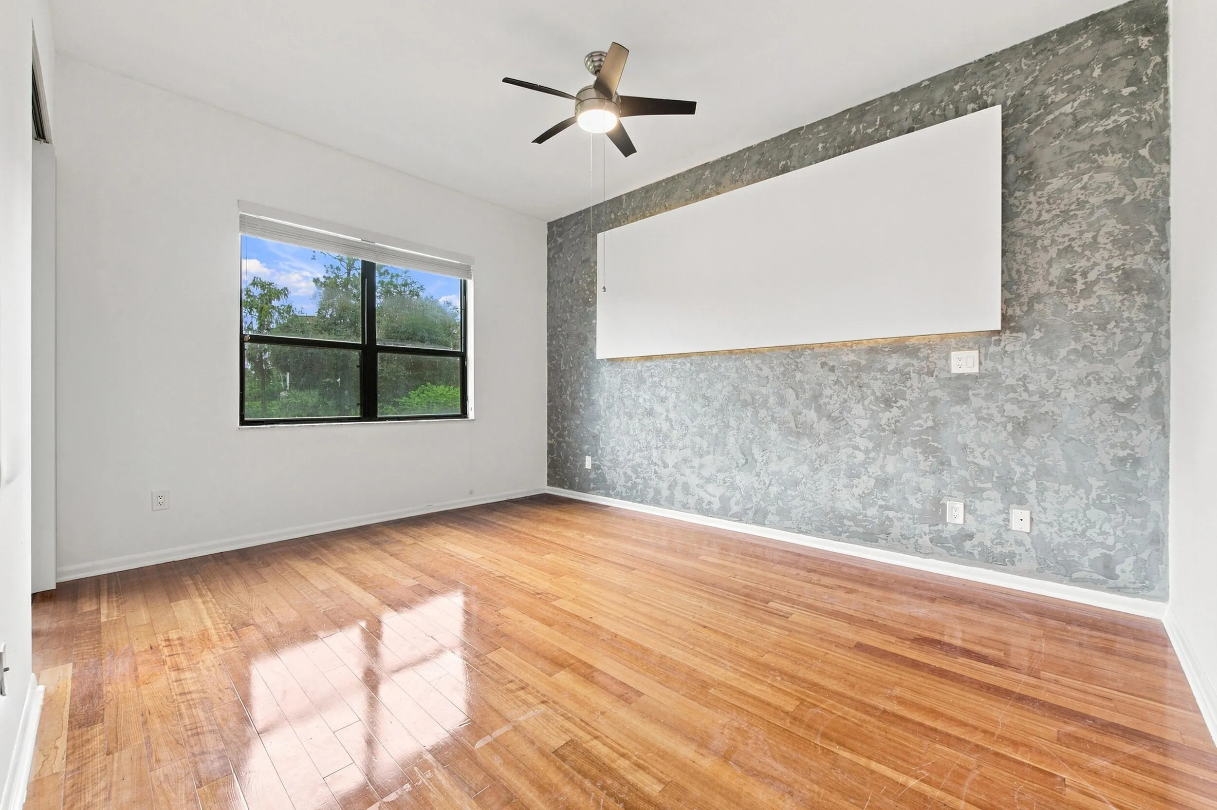 7508 LA PAZ Boulevard #107