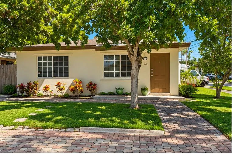 600 NE 12TH Avenue #1