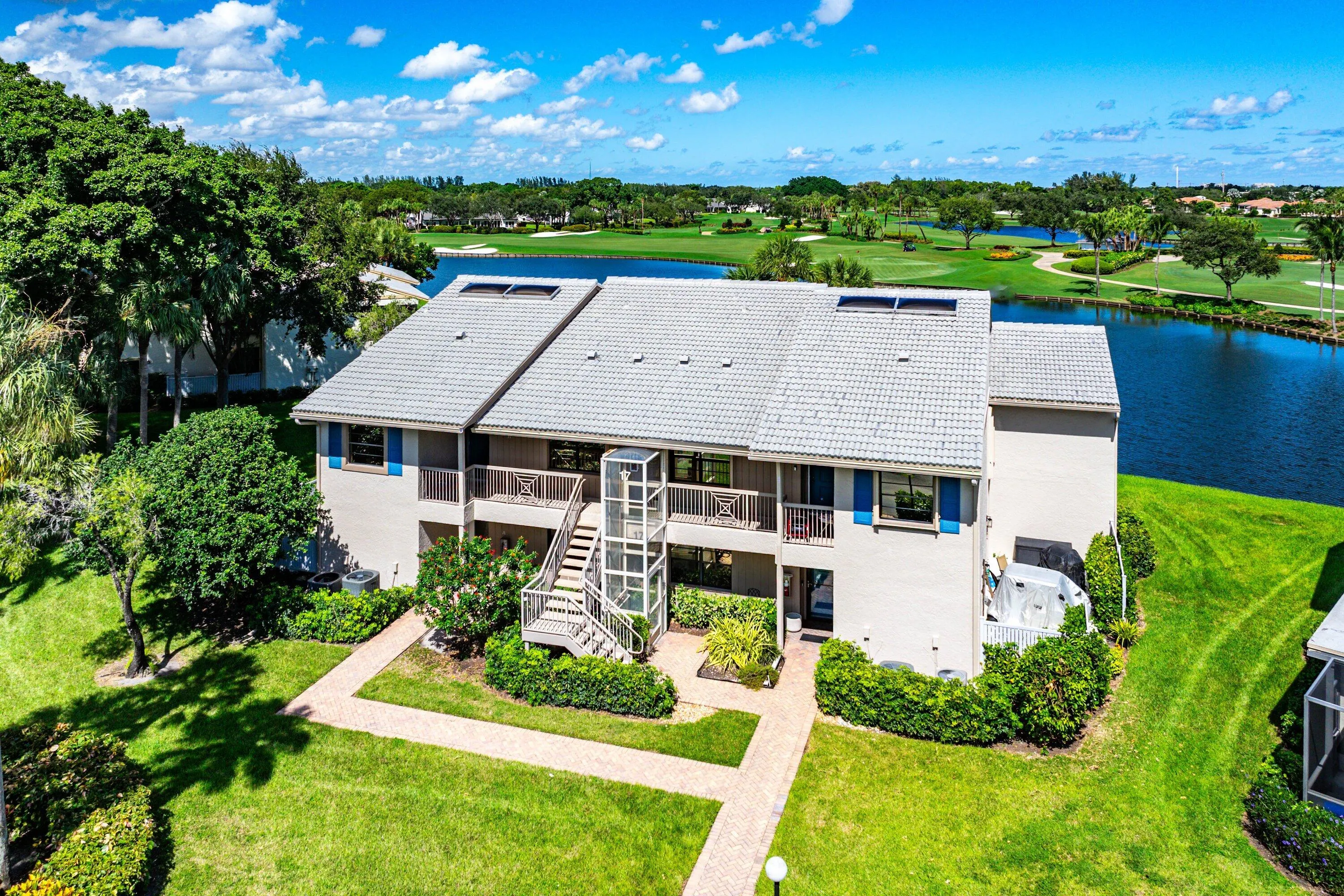 17 EASTGATE Drive #B