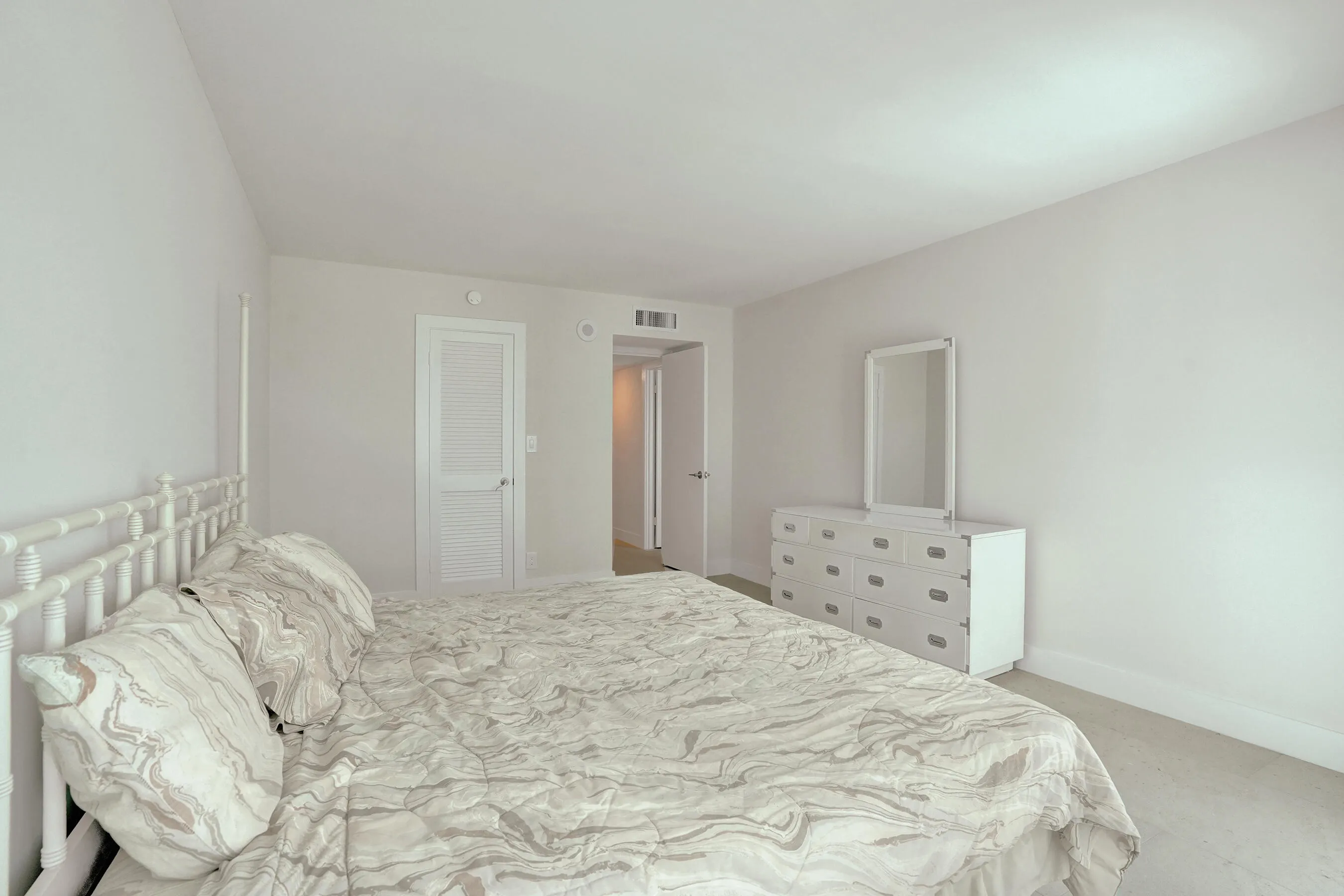 1360 S Ocean Boulevard S #1202