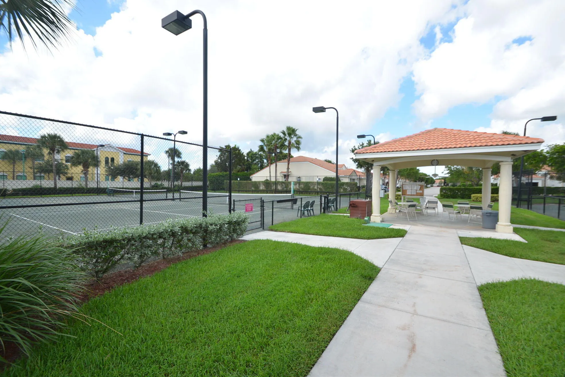 15221 Ixora Road