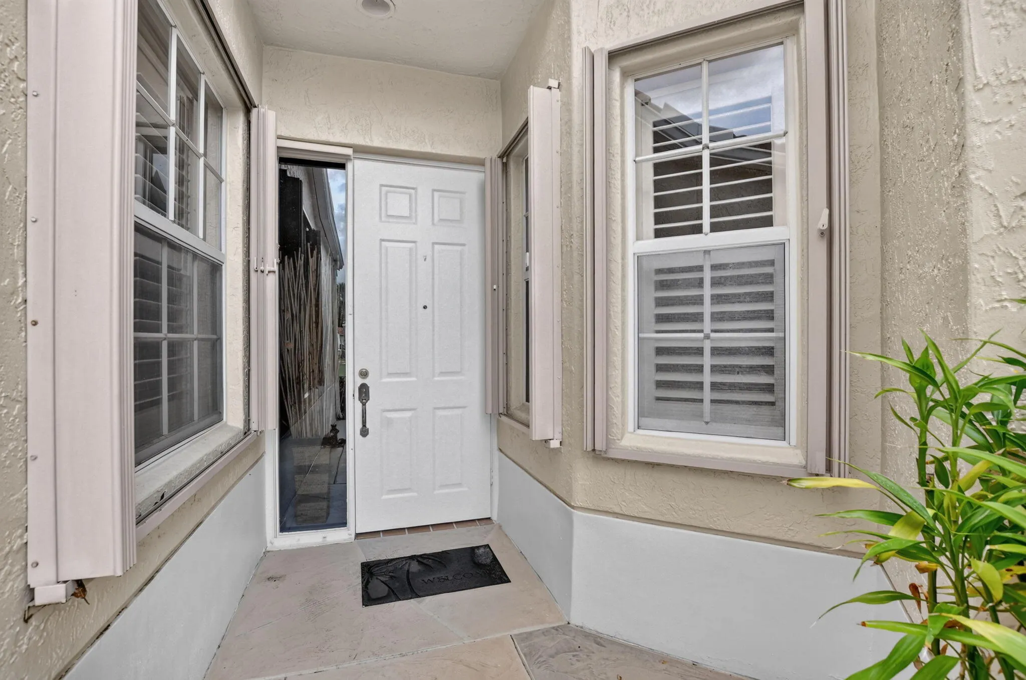 15221 Ixora Road