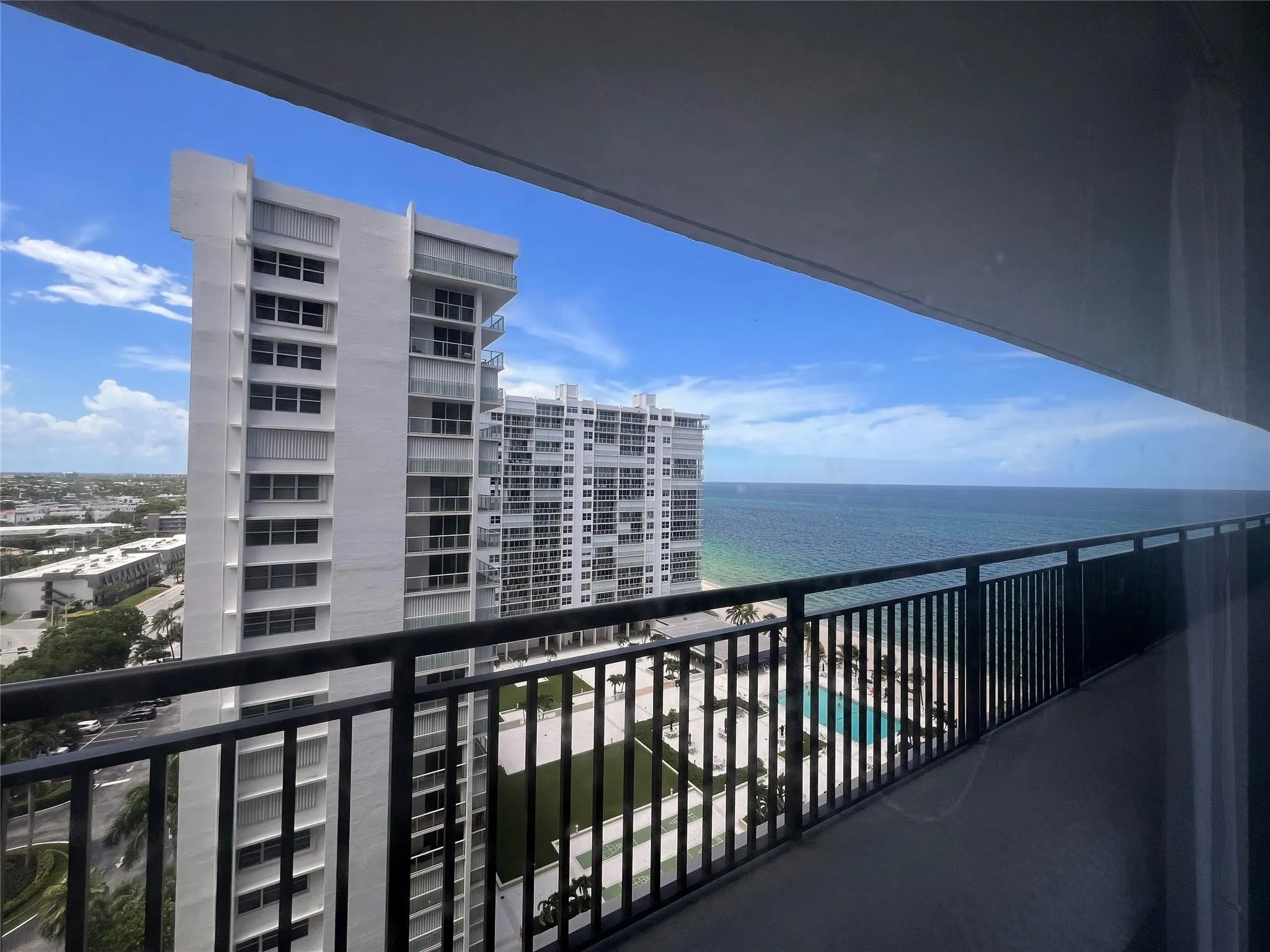 4280 GALT OCEAN Drive #15H