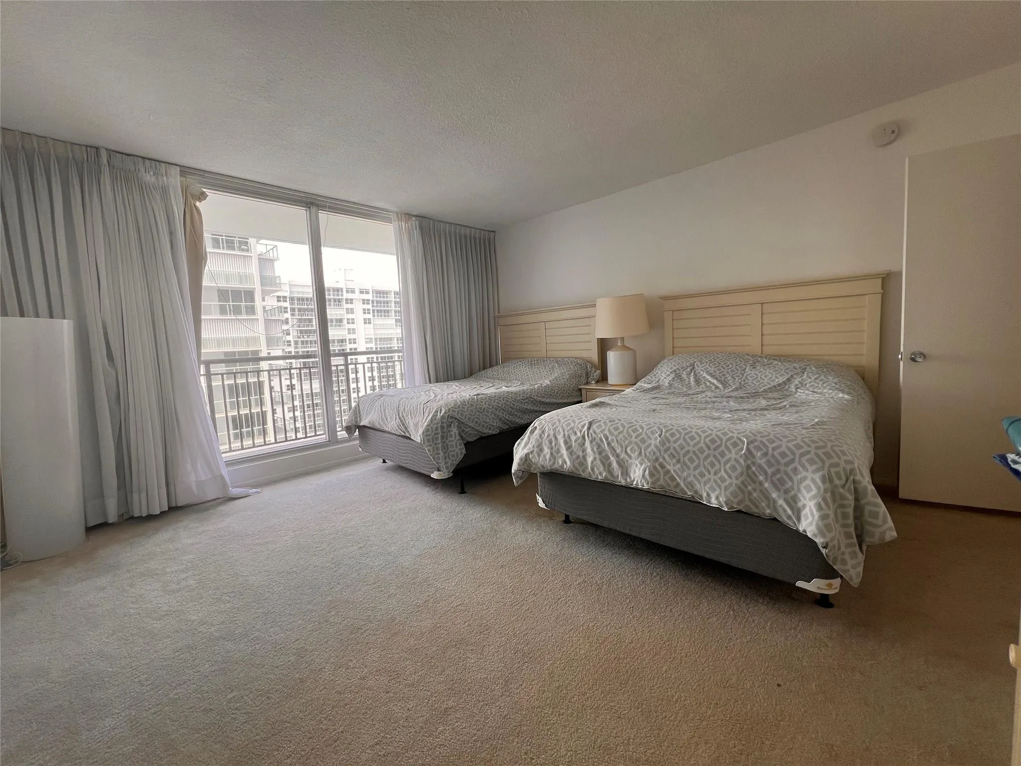 4280 GALT OCEAN Drive #15H