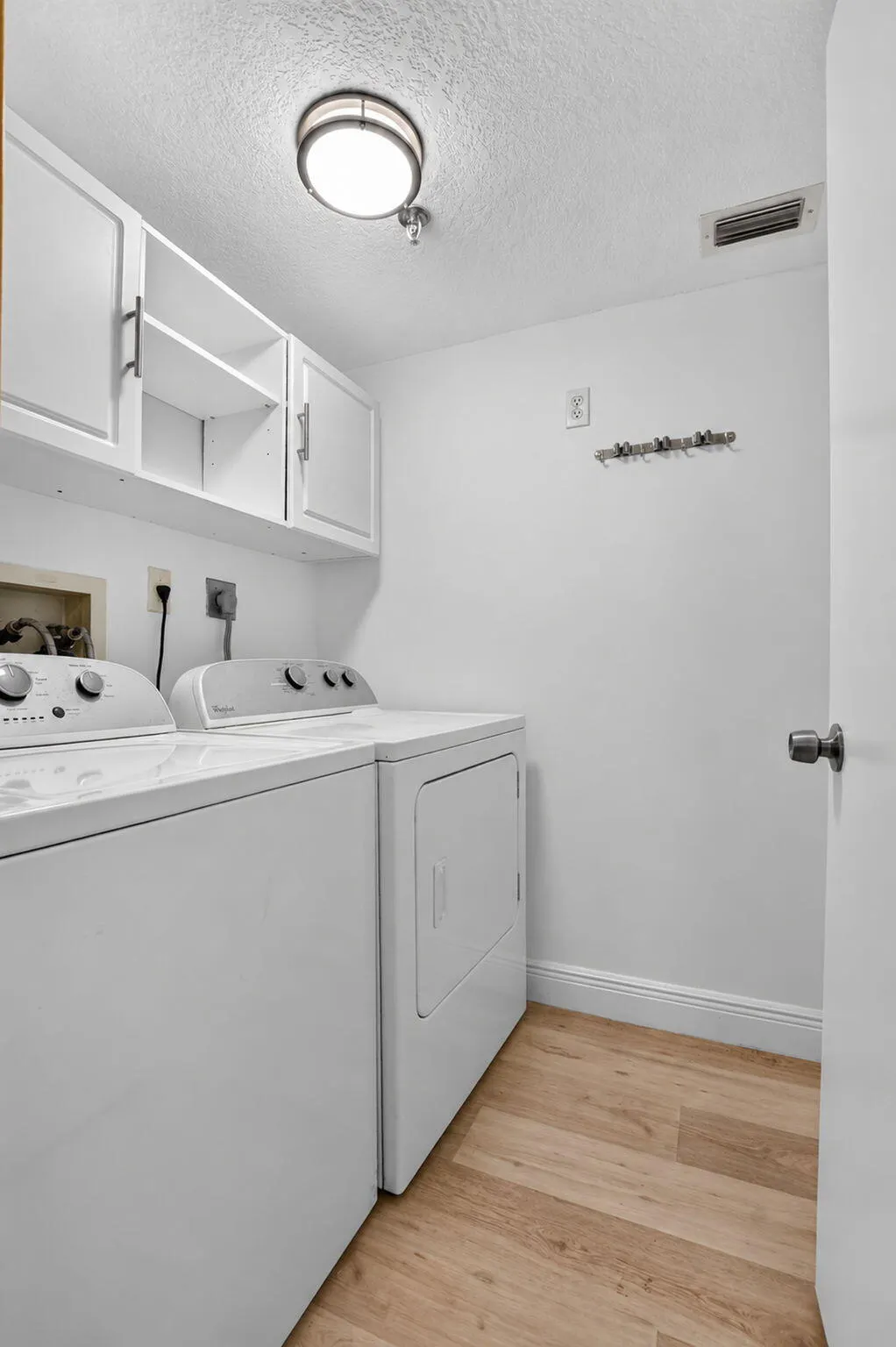 7290 KINGHURST Drive #807