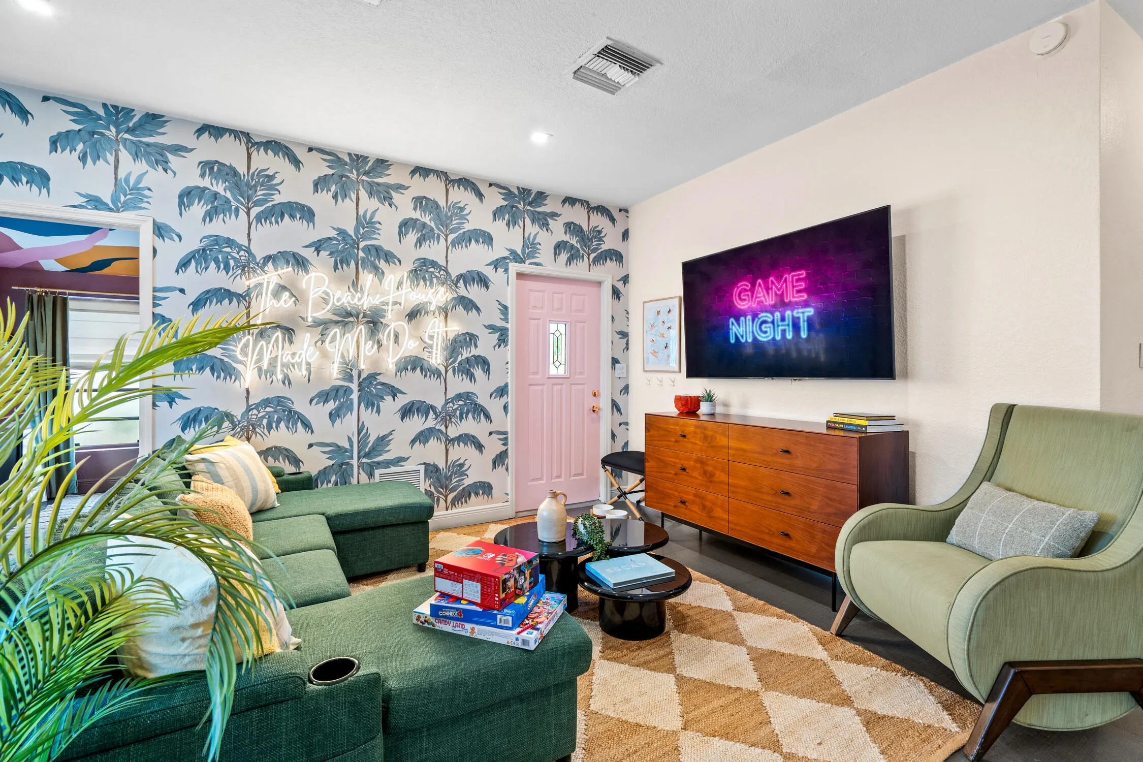 913 NE 2ND Court