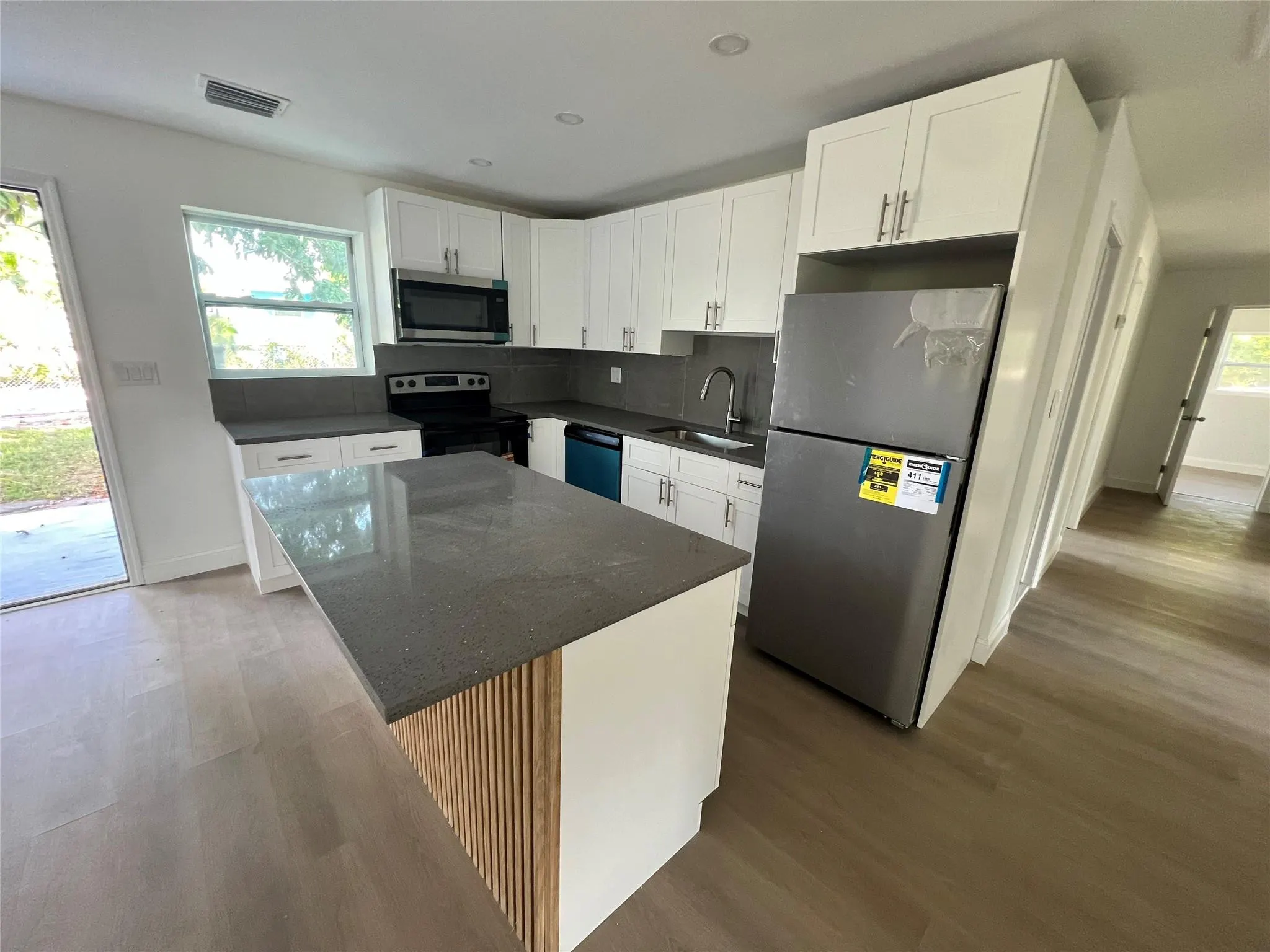 422 SW 4TH Avenue #B