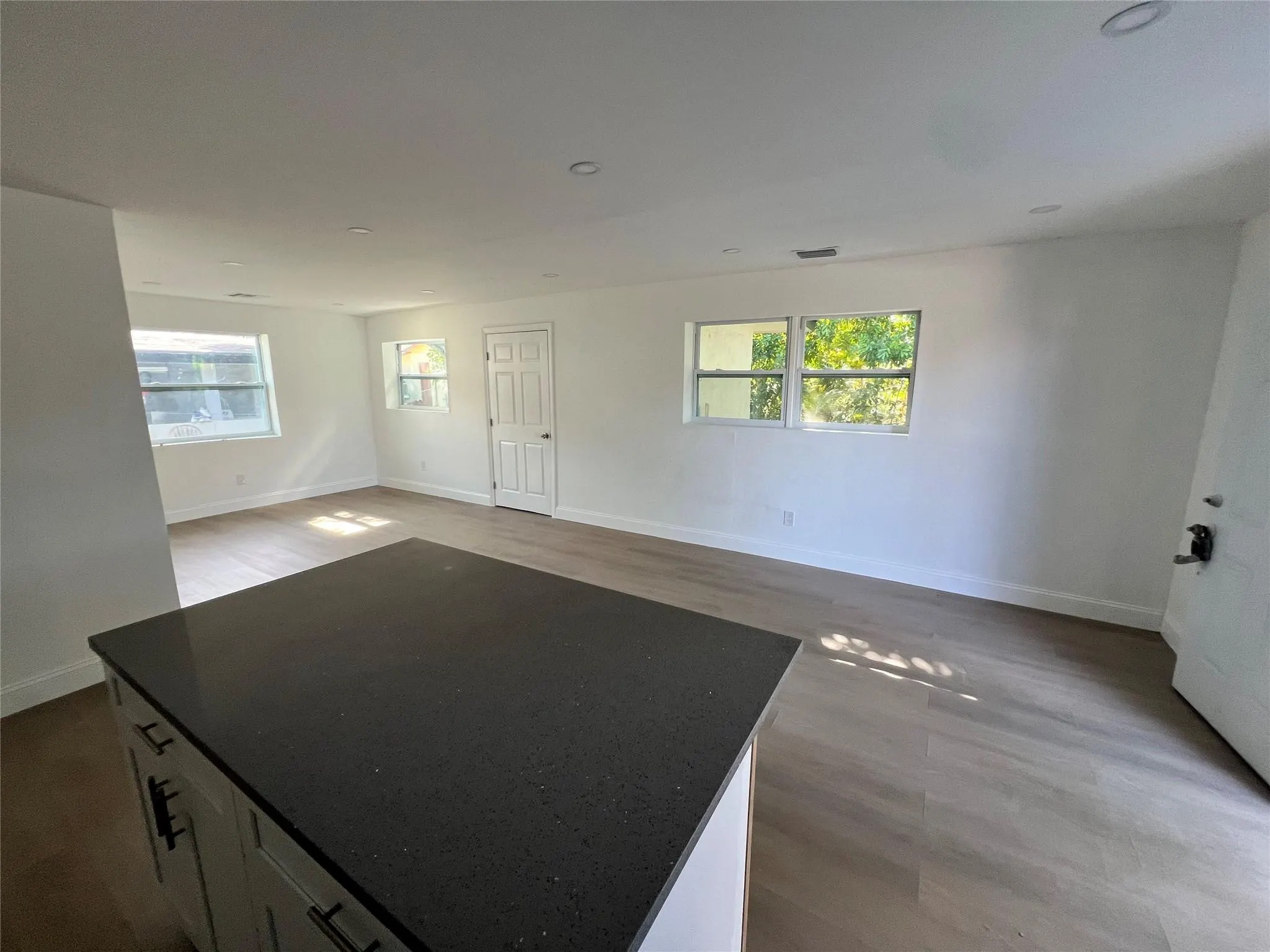 422 SW 4TH Avenue #B