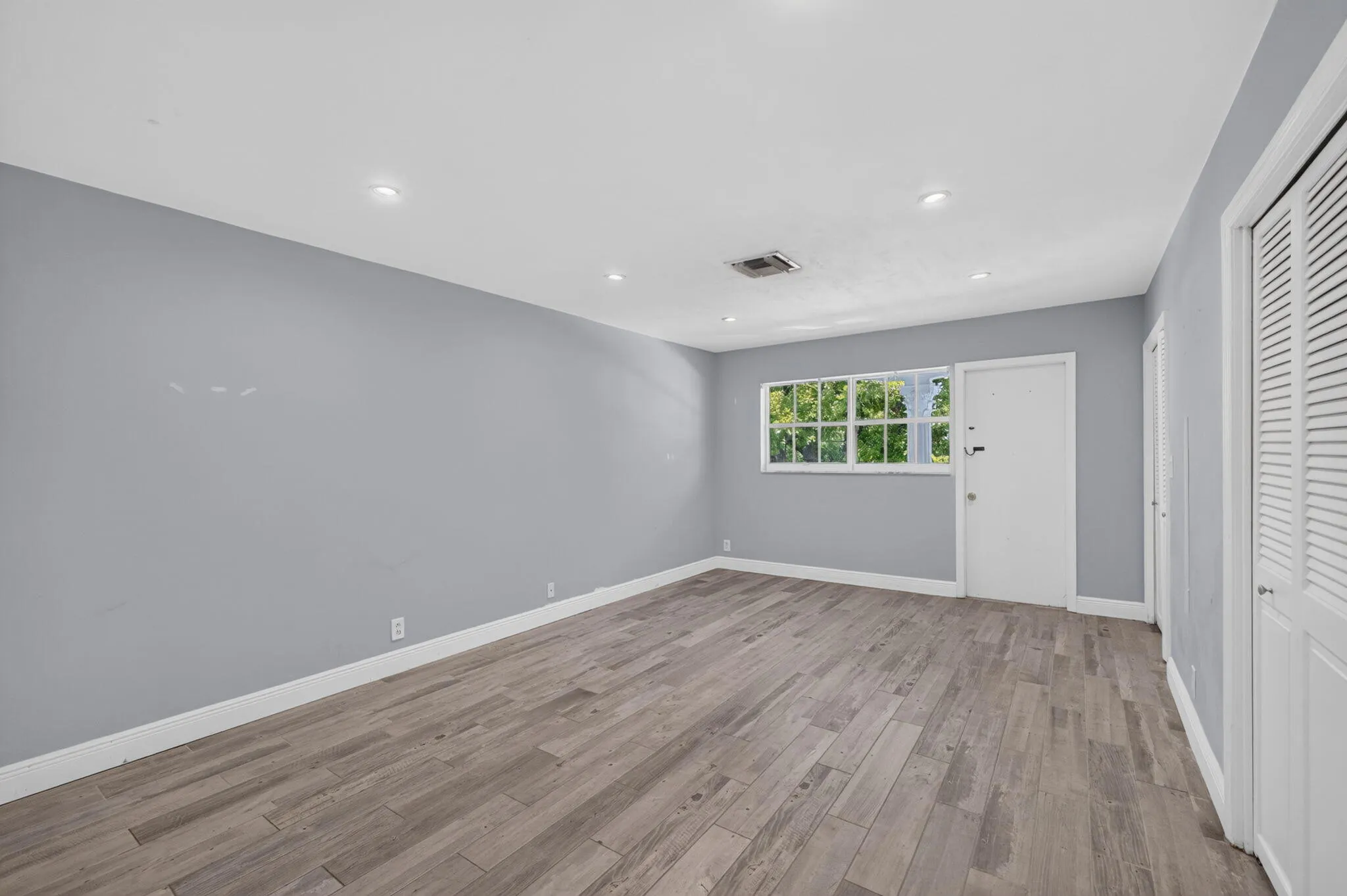 2820 NE 30TH Street #9