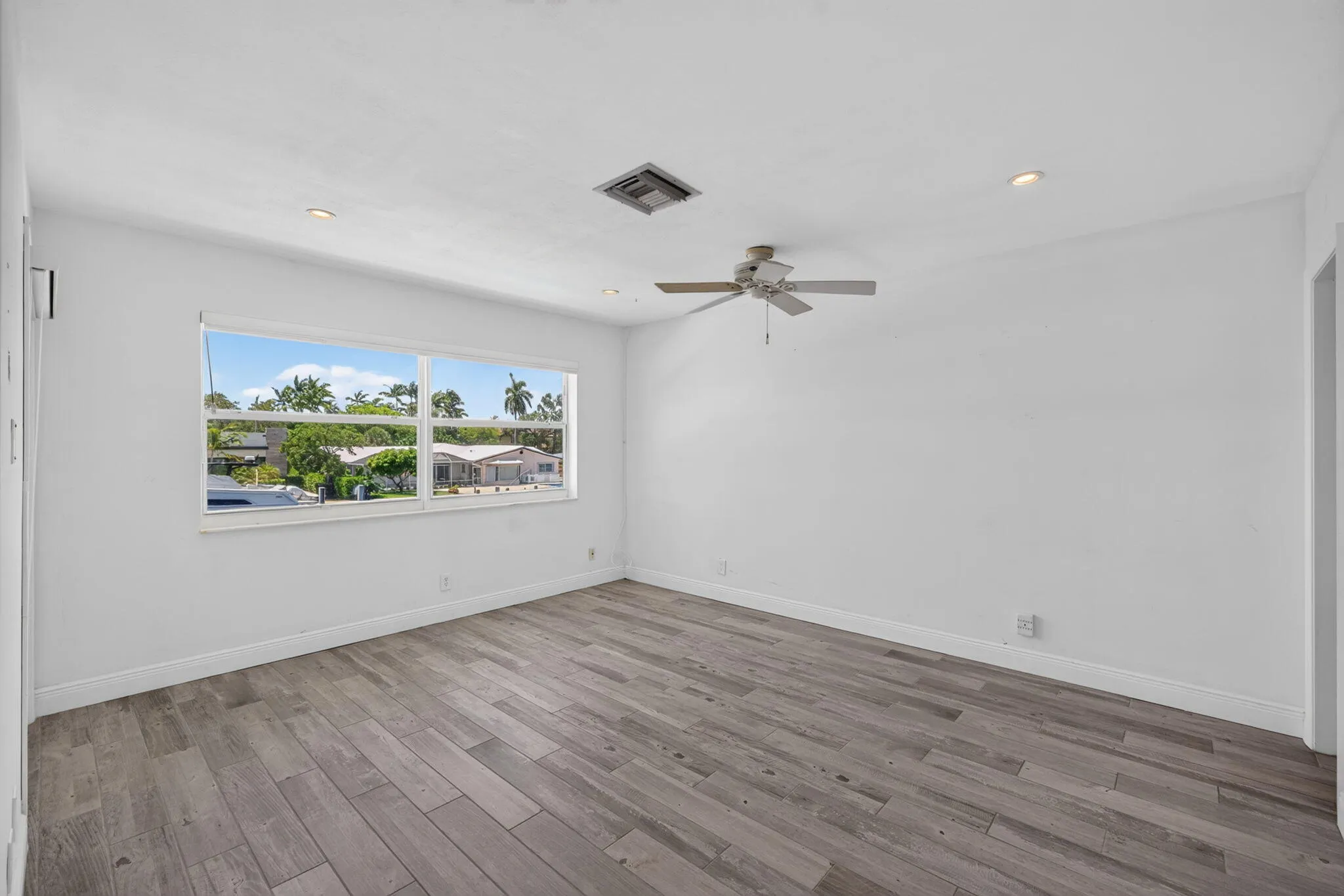 2820 NE 30TH Street #9