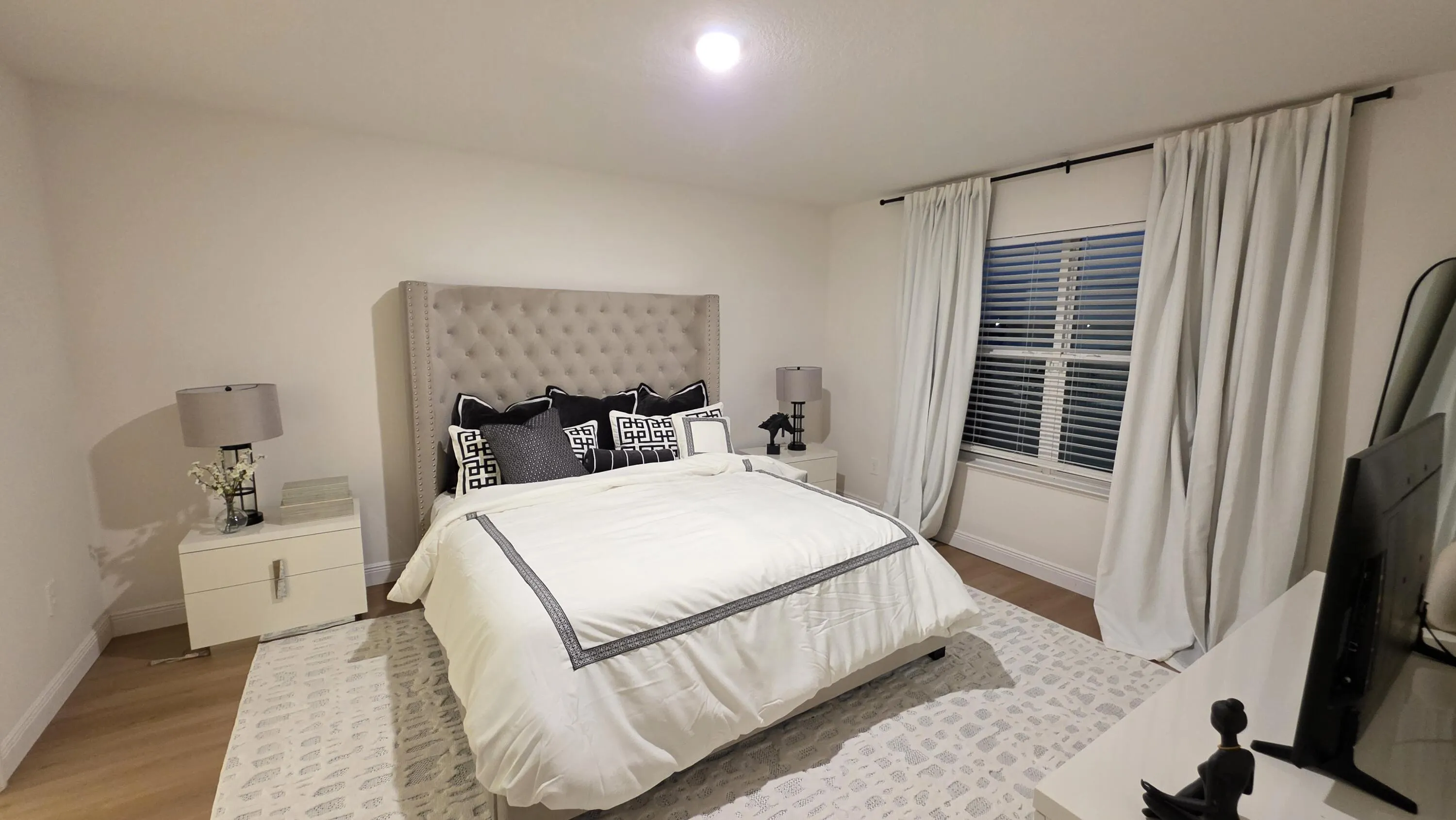 9398 SW SERAPIS Way
