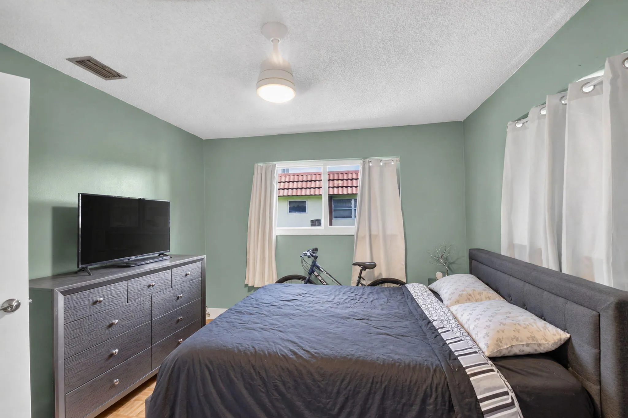 5780 Fernley Drive W #109
