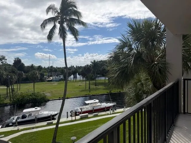 1350 RIVER REACH Drive #401