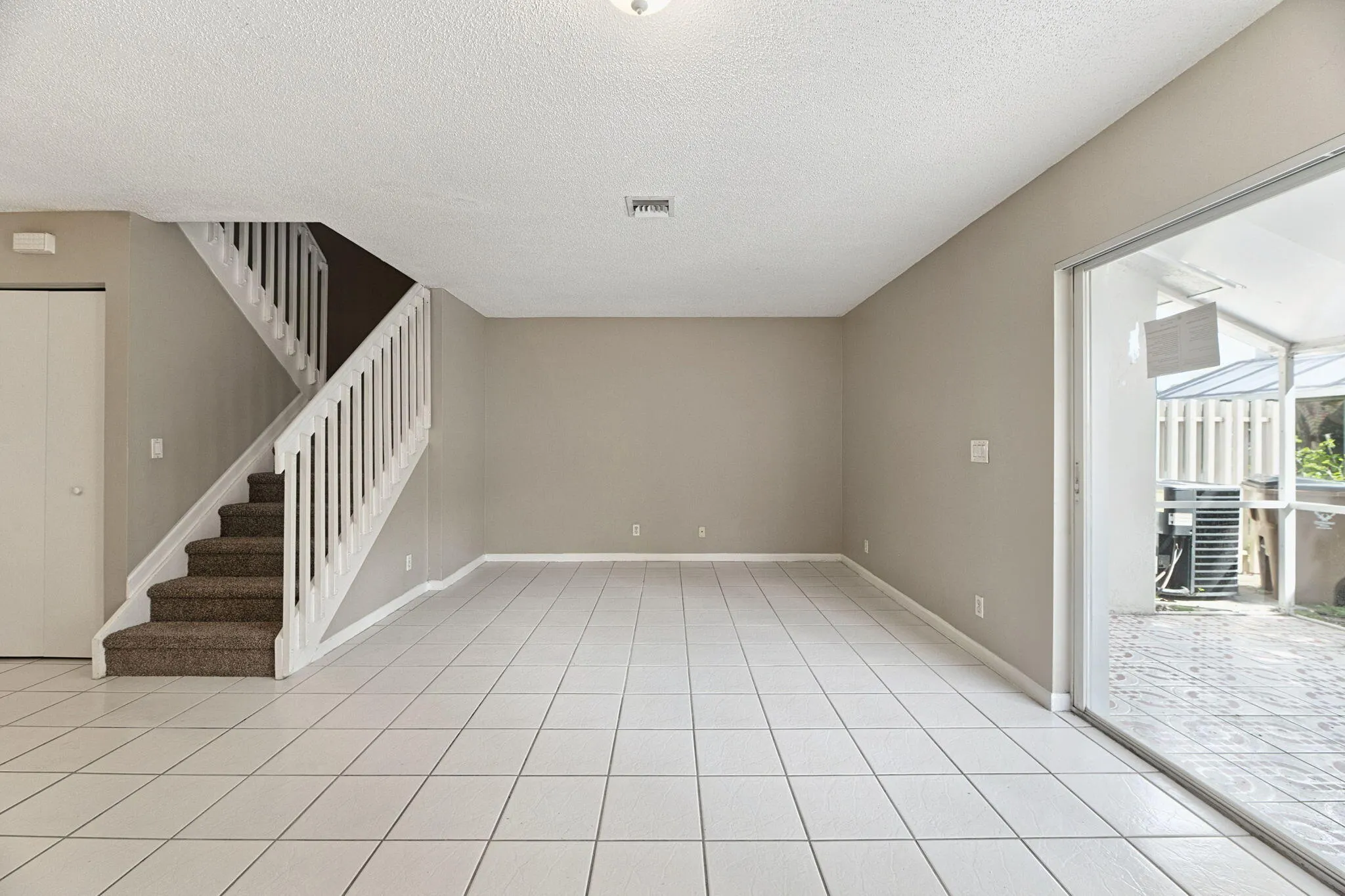 4728 SW 13TH Place