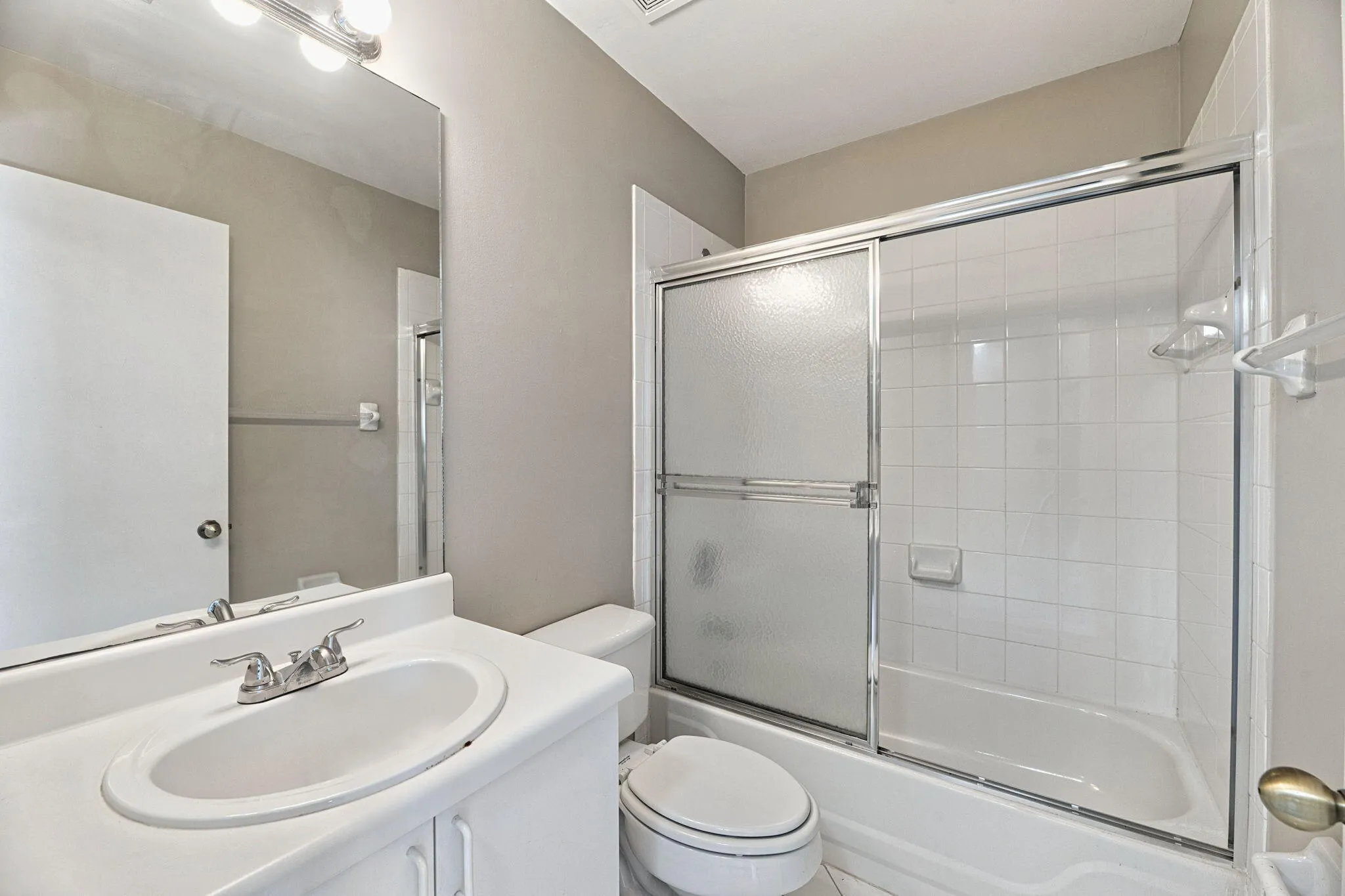 4728 SW 13TH Place