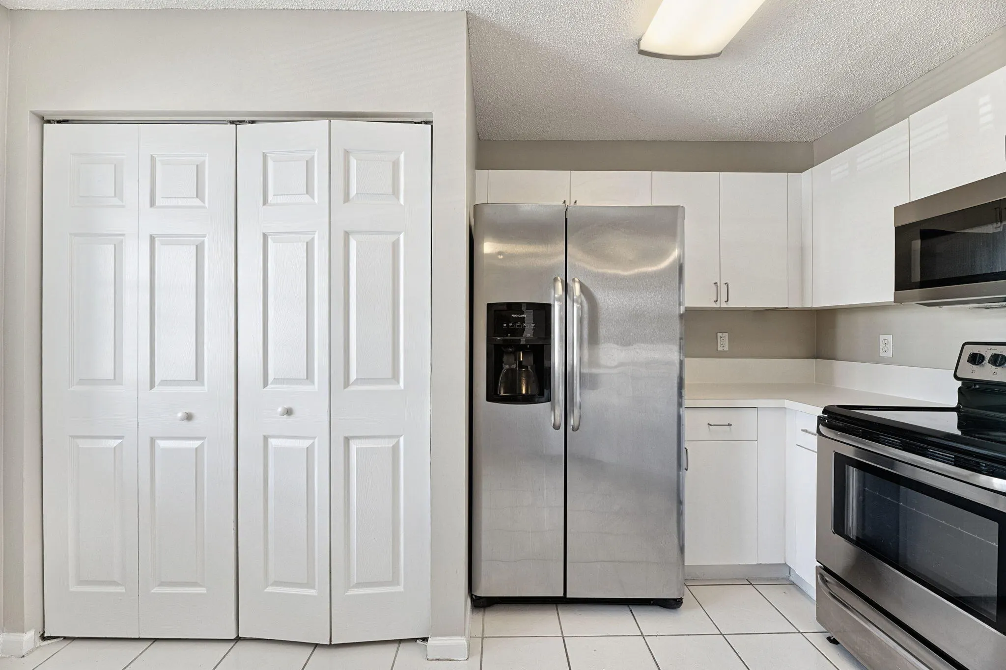 4728 SW 13TH Place