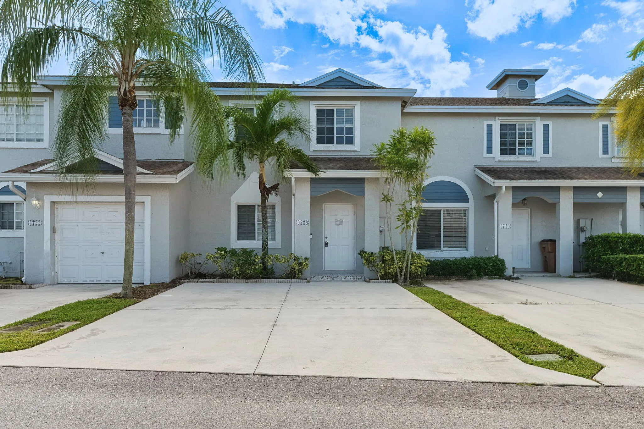 4728 SW 13TH Place
