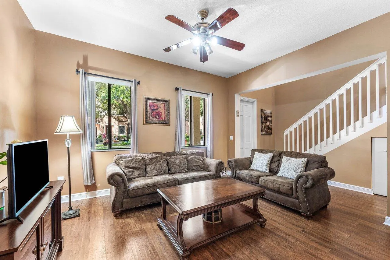 2611 VENETIAN Drive