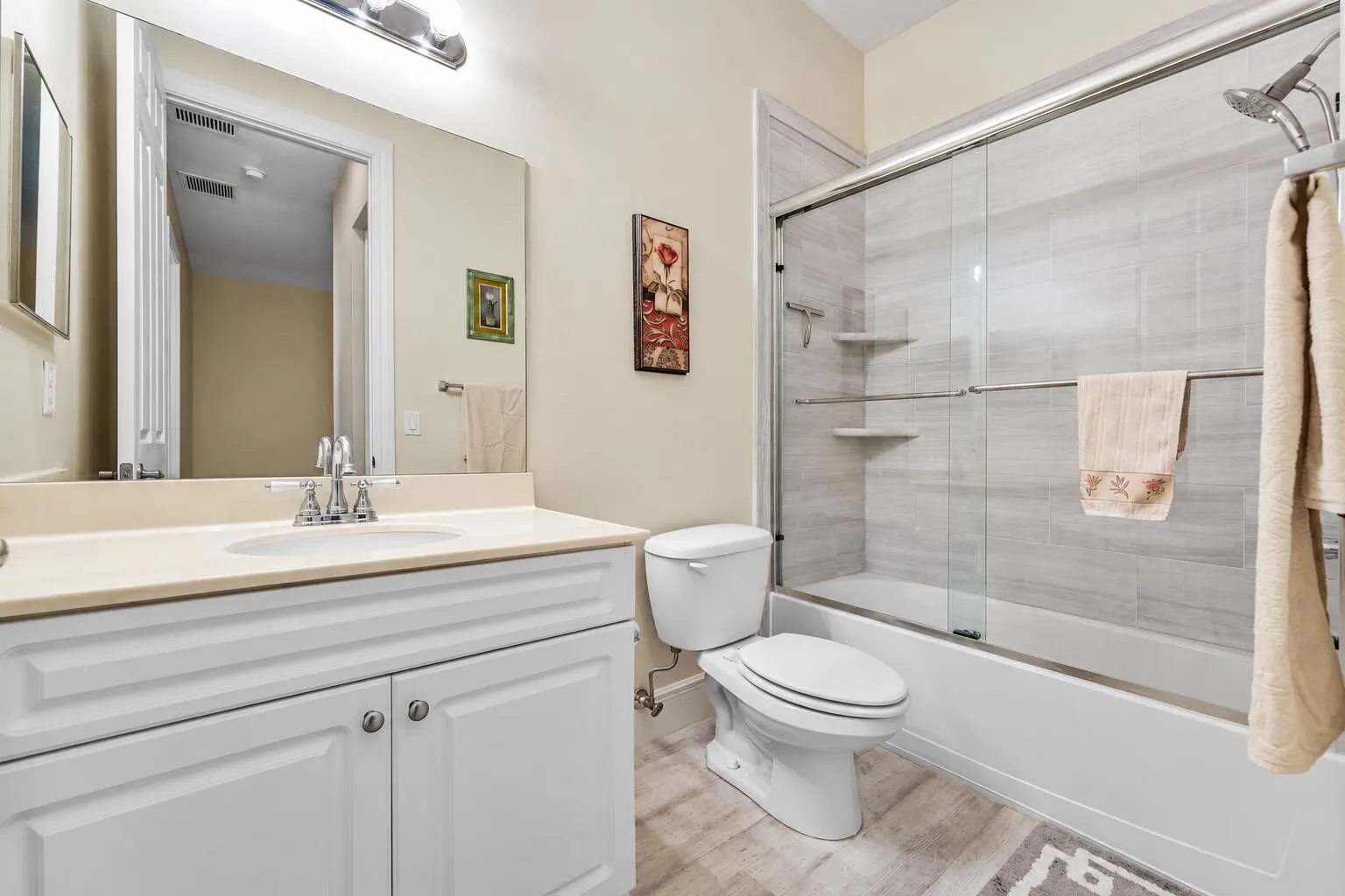 2611 VENETIAN Drive