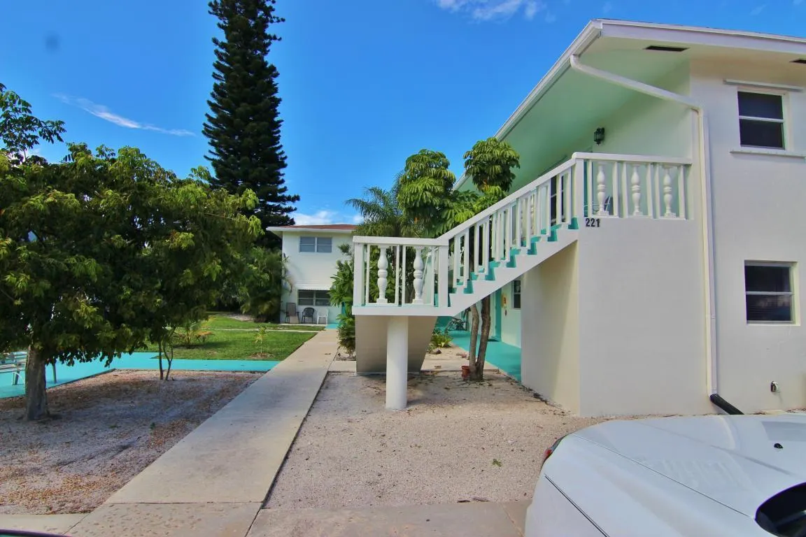 221 SE 3rd Avenue #6