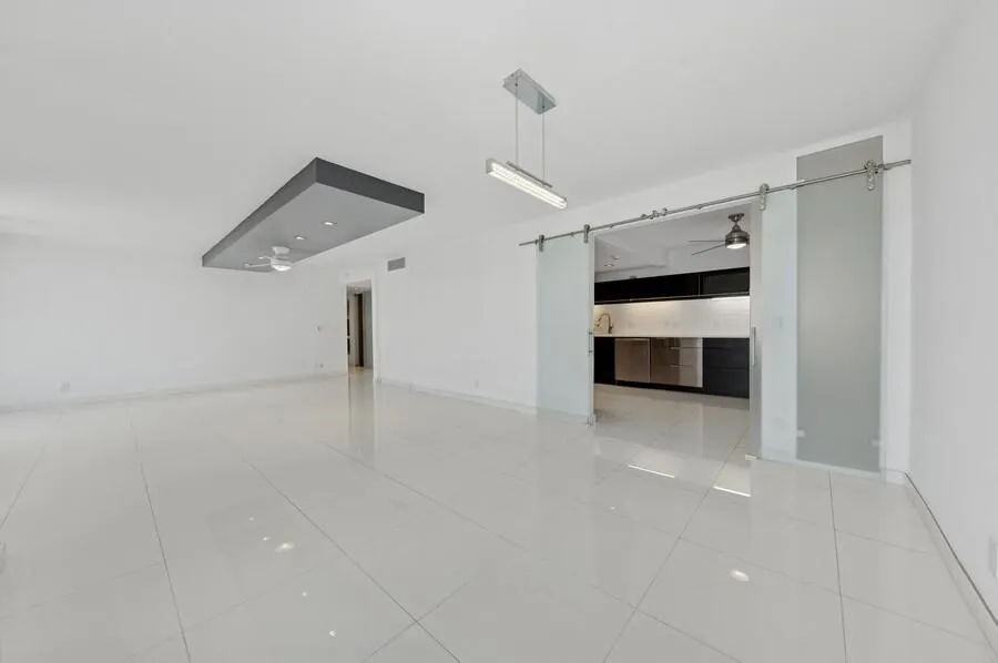 2200 S Ocean Boulevard #606
