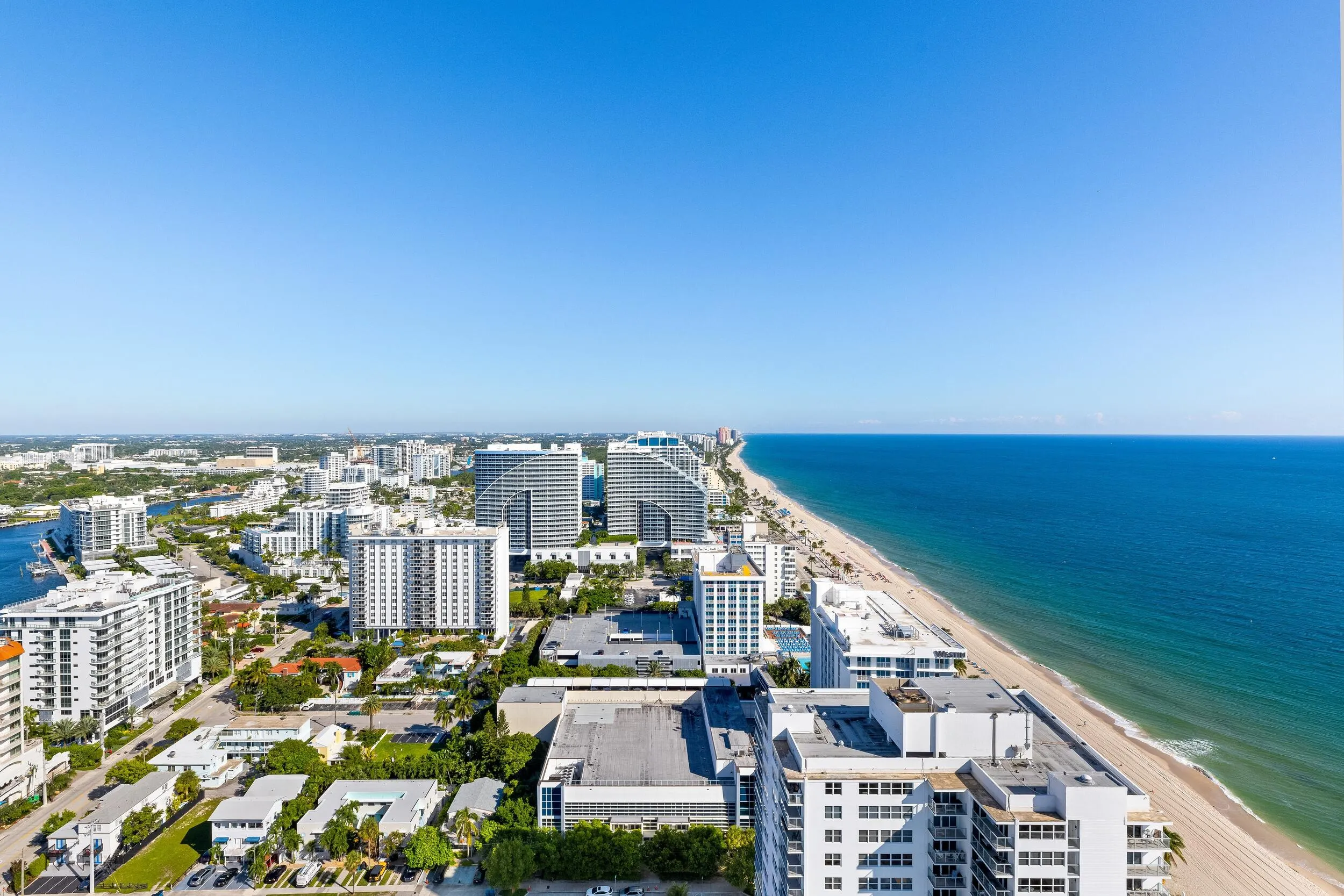 151 N Seabreeze Boulevard #PH-2601E / PH-2602E
