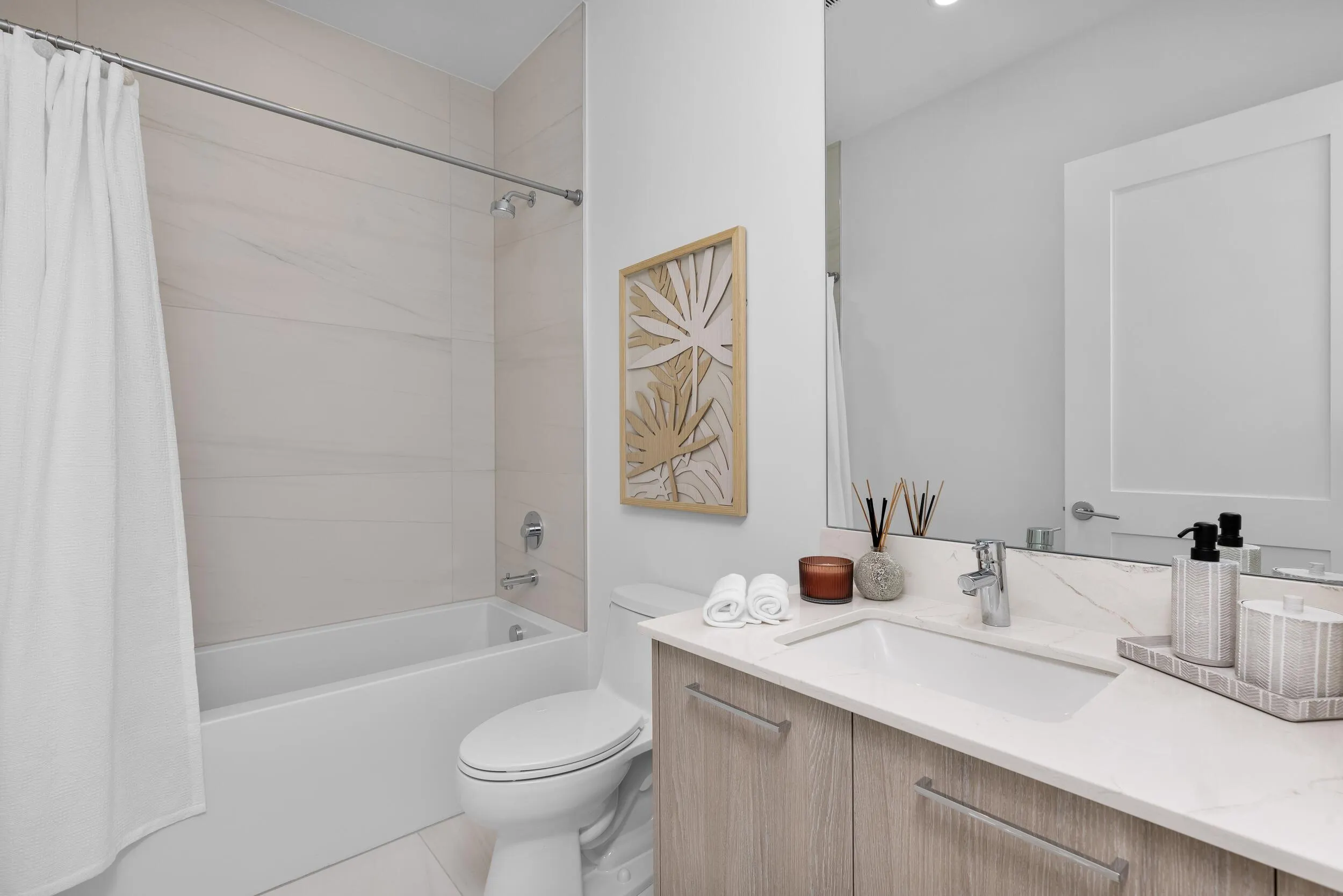 151 N Seabreeze Boulevard #PH-2601E / PH-2602E