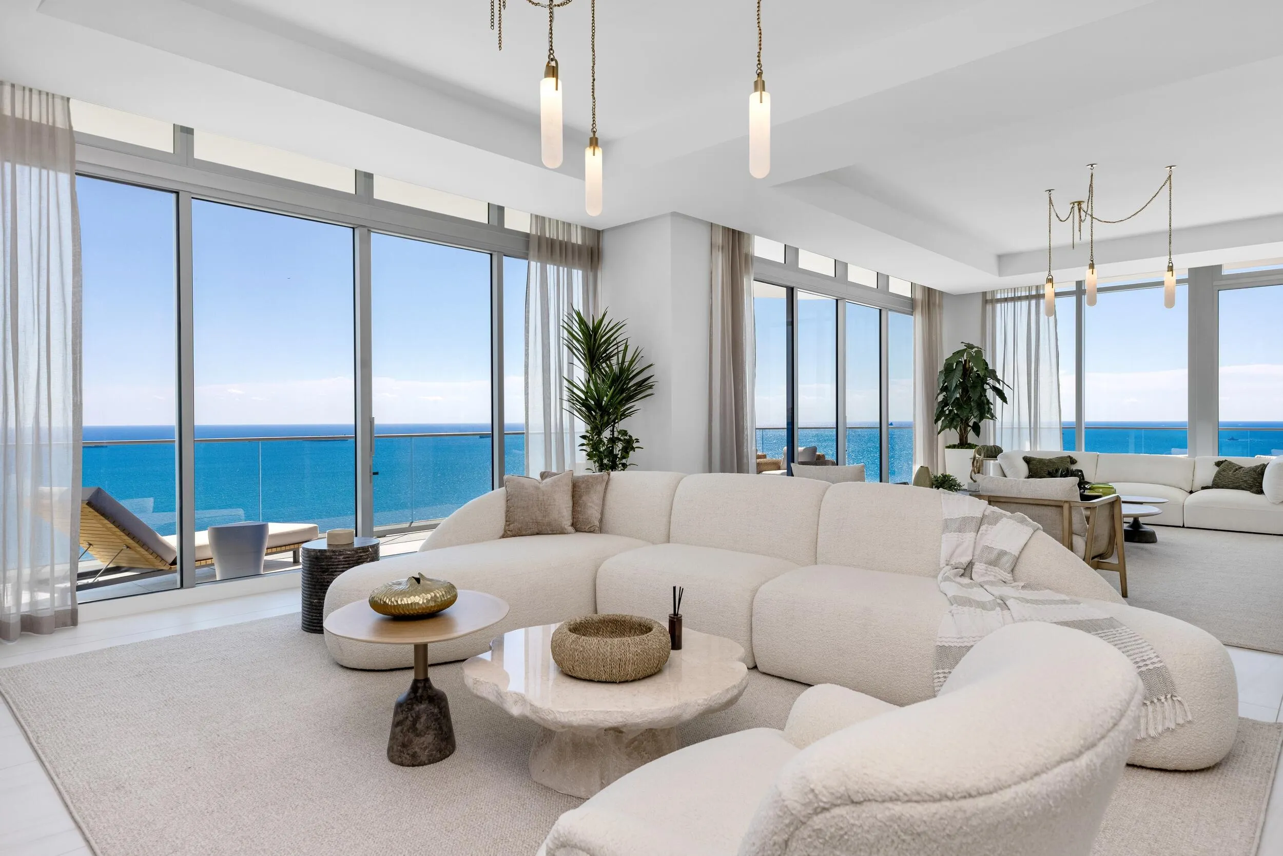 151 N Seabreeze Boulevard #PH-2601E / PH-2602E