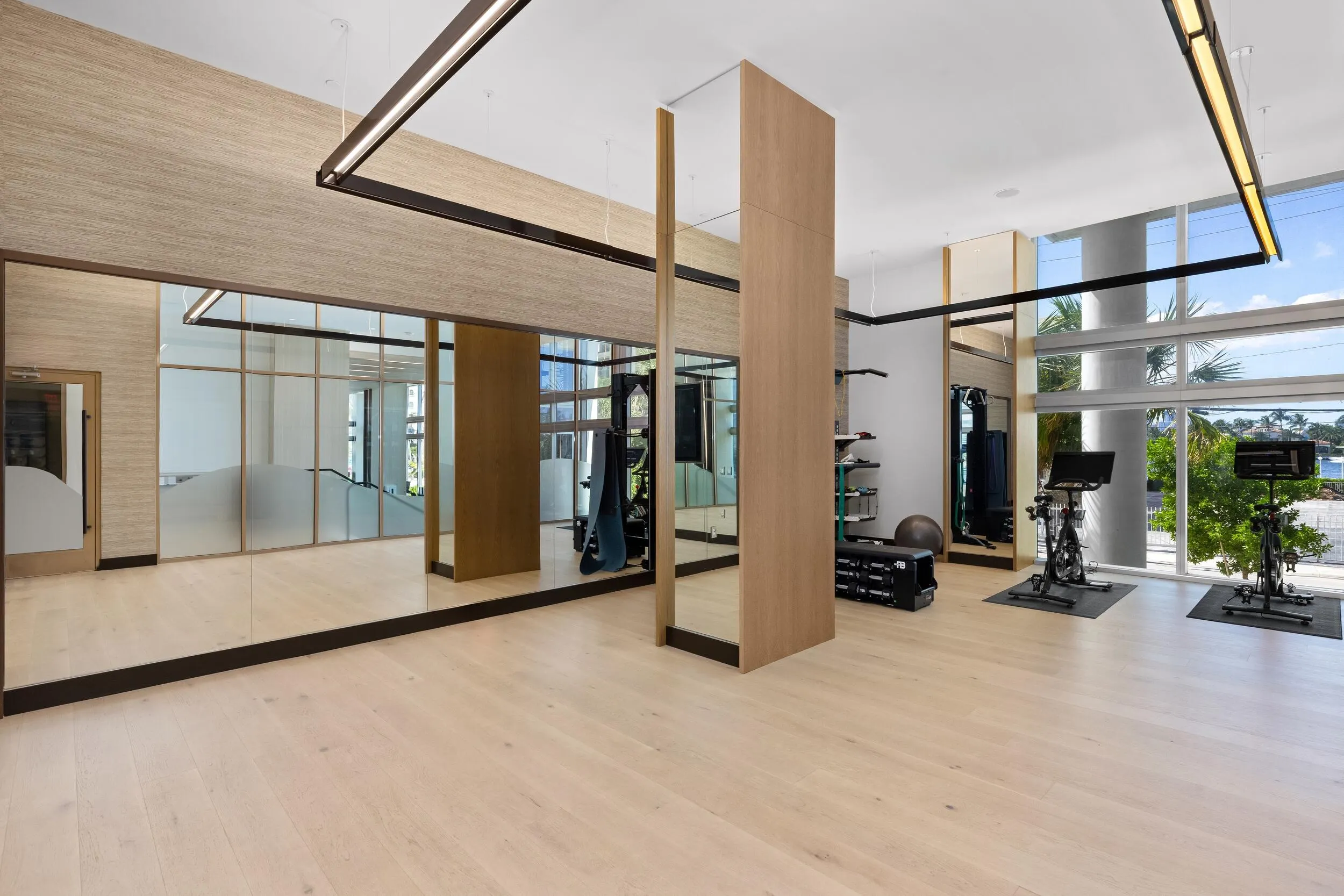151 N Seabreeze Boulevard #PH-2601E / PH-2602E