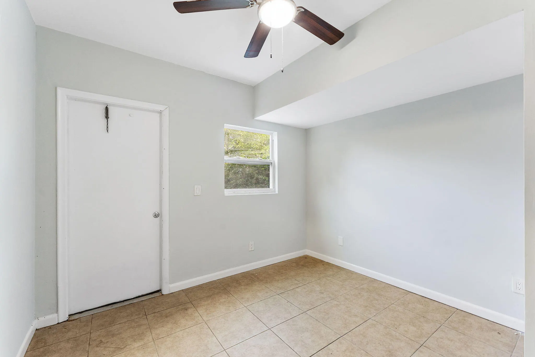 415 NW 7TH Court