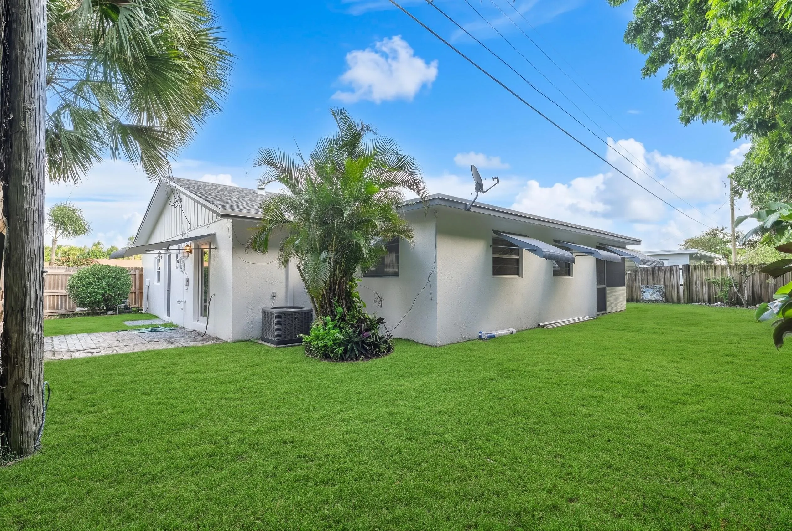 415 NW 7TH Court