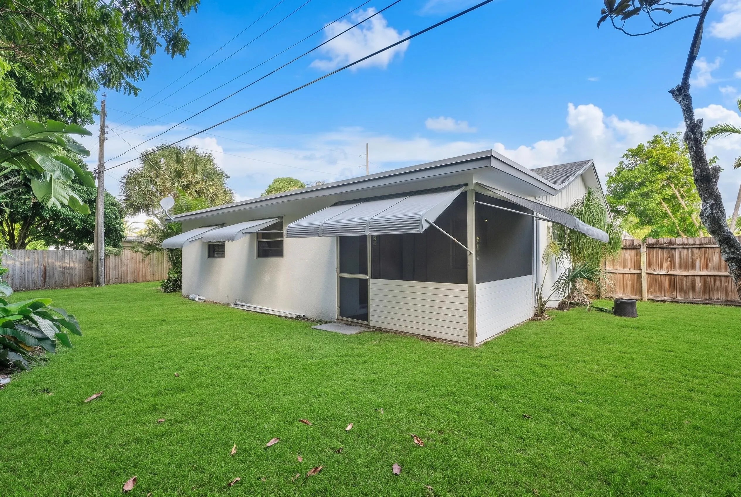 415 NW 7TH Court
