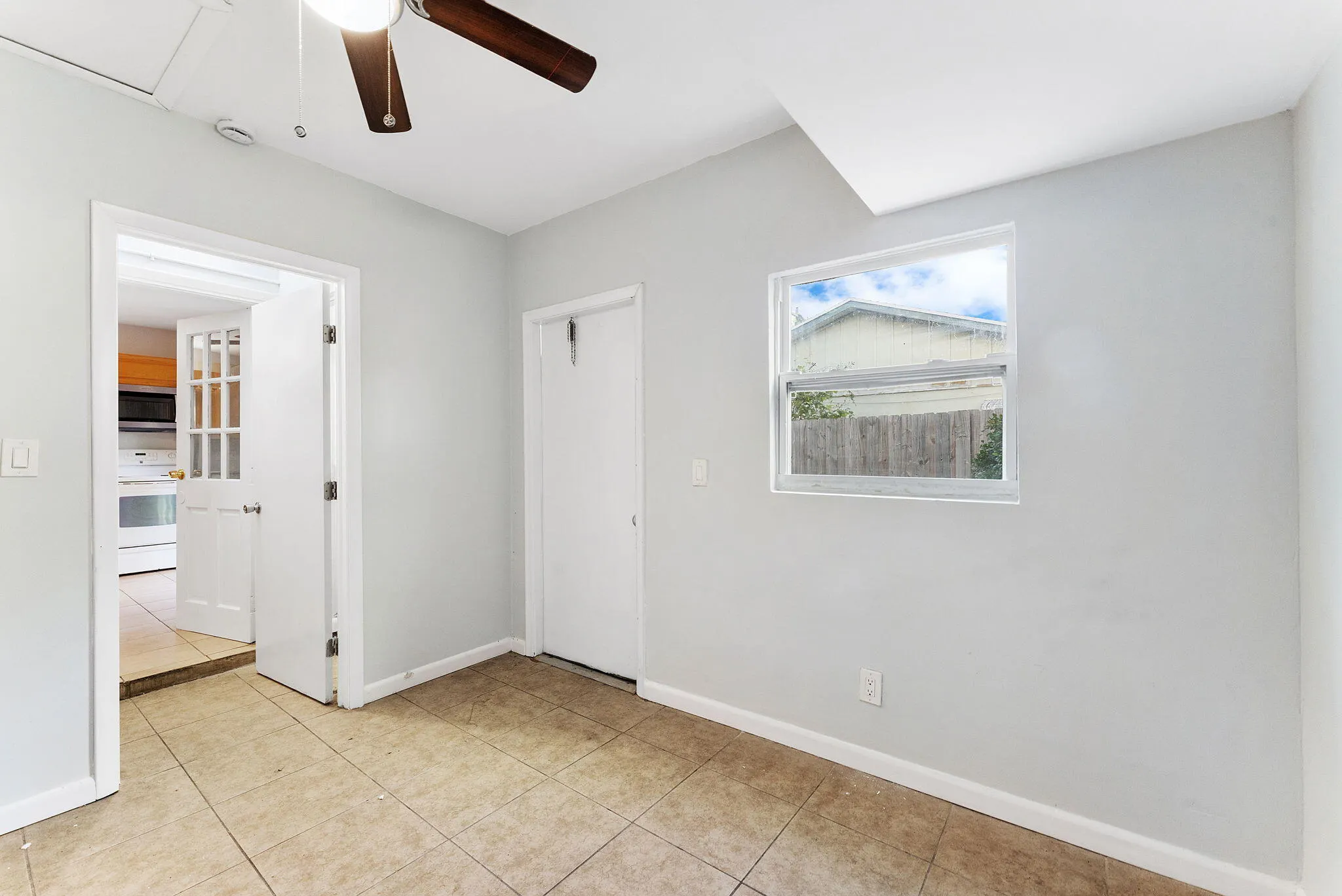 415 NW 7TH Court