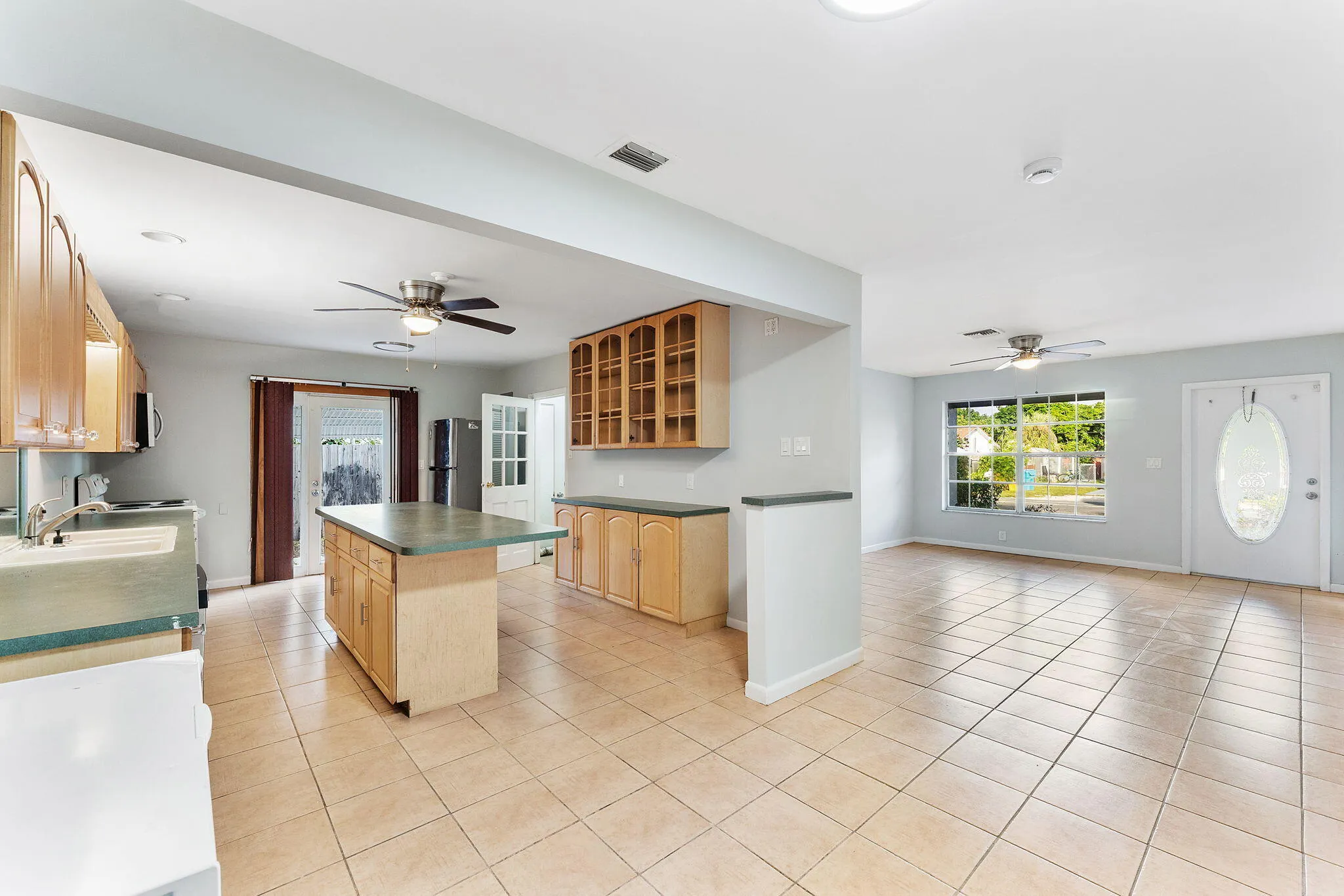 415 NW 7TH Court